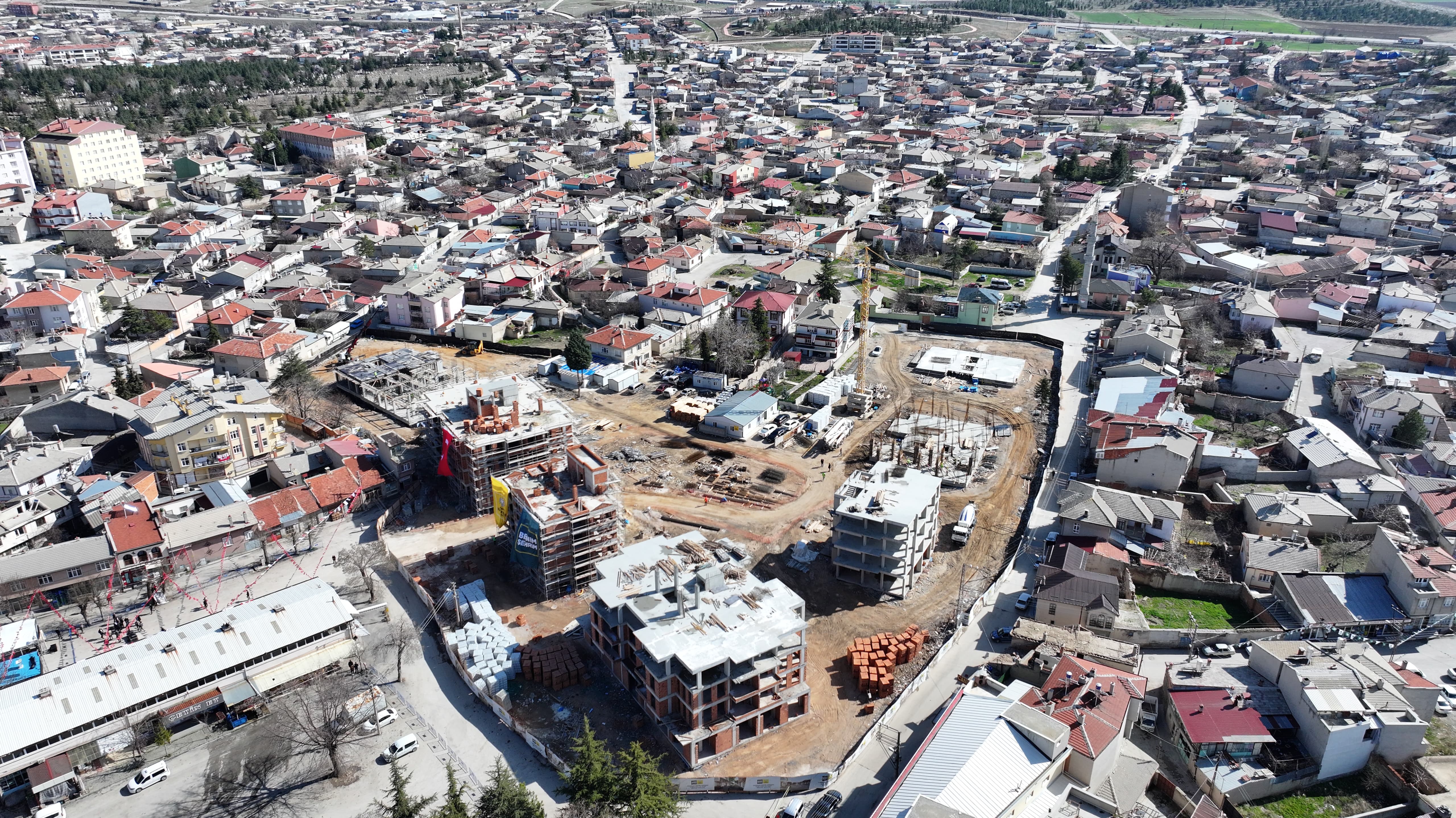 KONYA BÜYÜKŞEHİR KADINHANI’NIN KALBİNDE TARİHİ BİR KENTSEL DÖNÜŞÜME İMZA ATIYOR