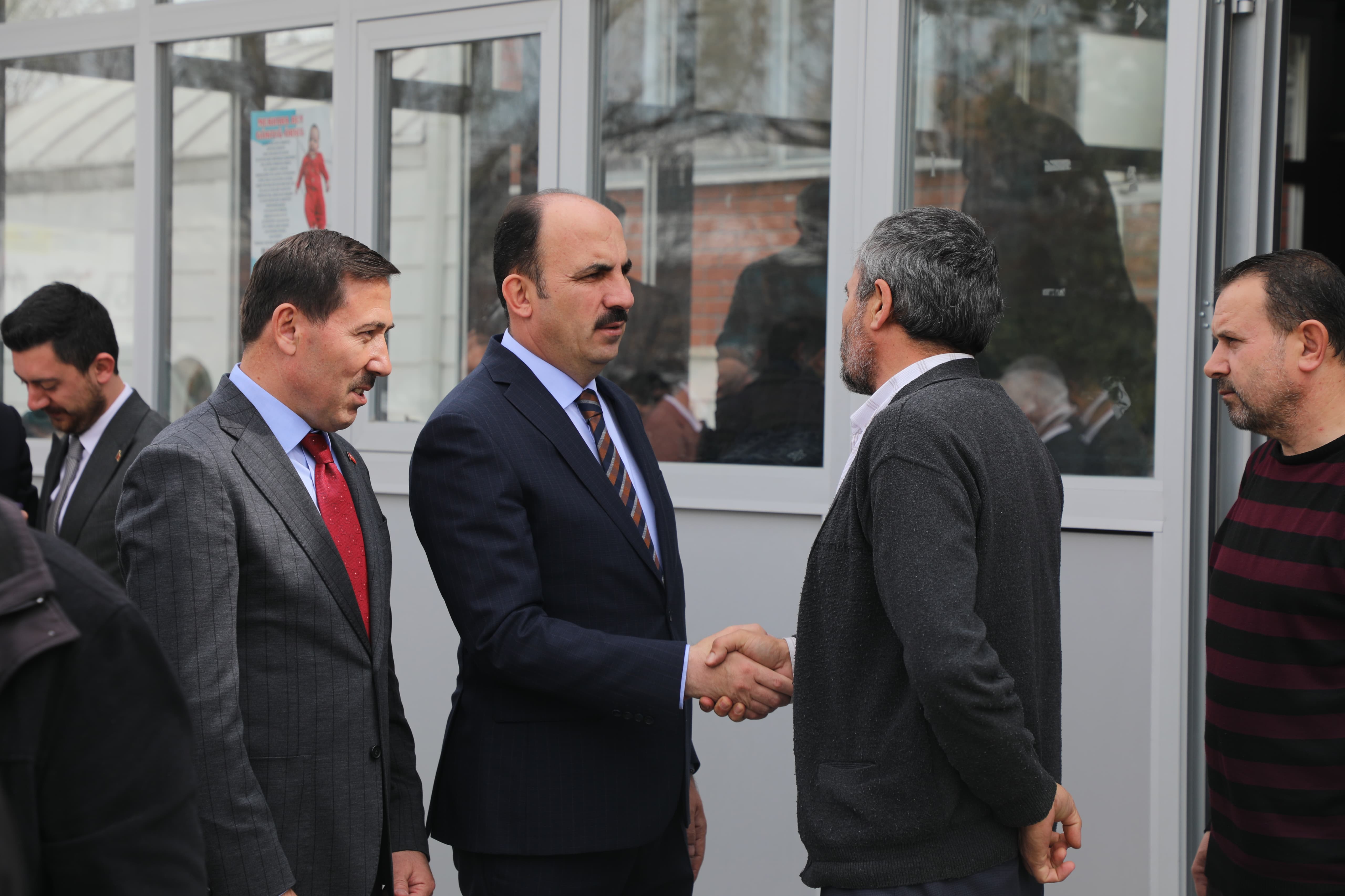 BAŞKAN ALTAY AYAKKABICILAR SANAYİİ’NDE ESNAFLA VE ÖĞRENCİLERLE BULUŞTU