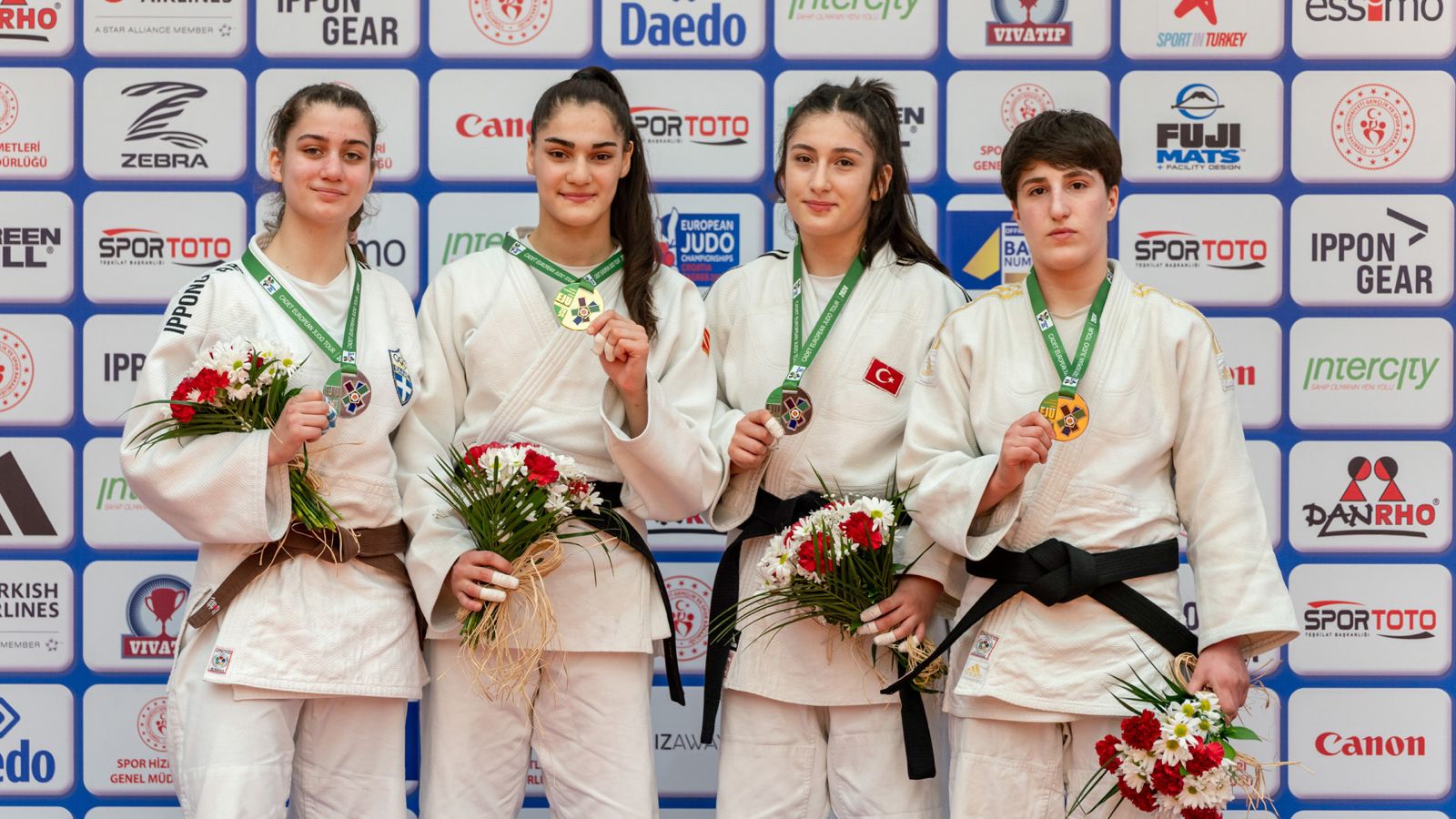 JUDODA 6 MADALYA BİRDEN
