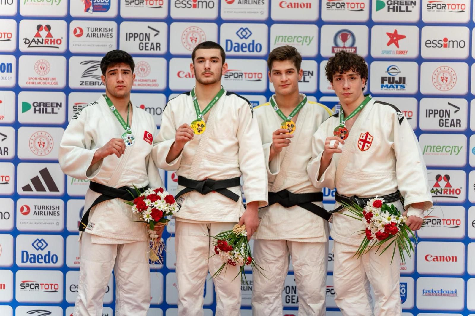 JUDODA 6 MADALYA BİRDEN