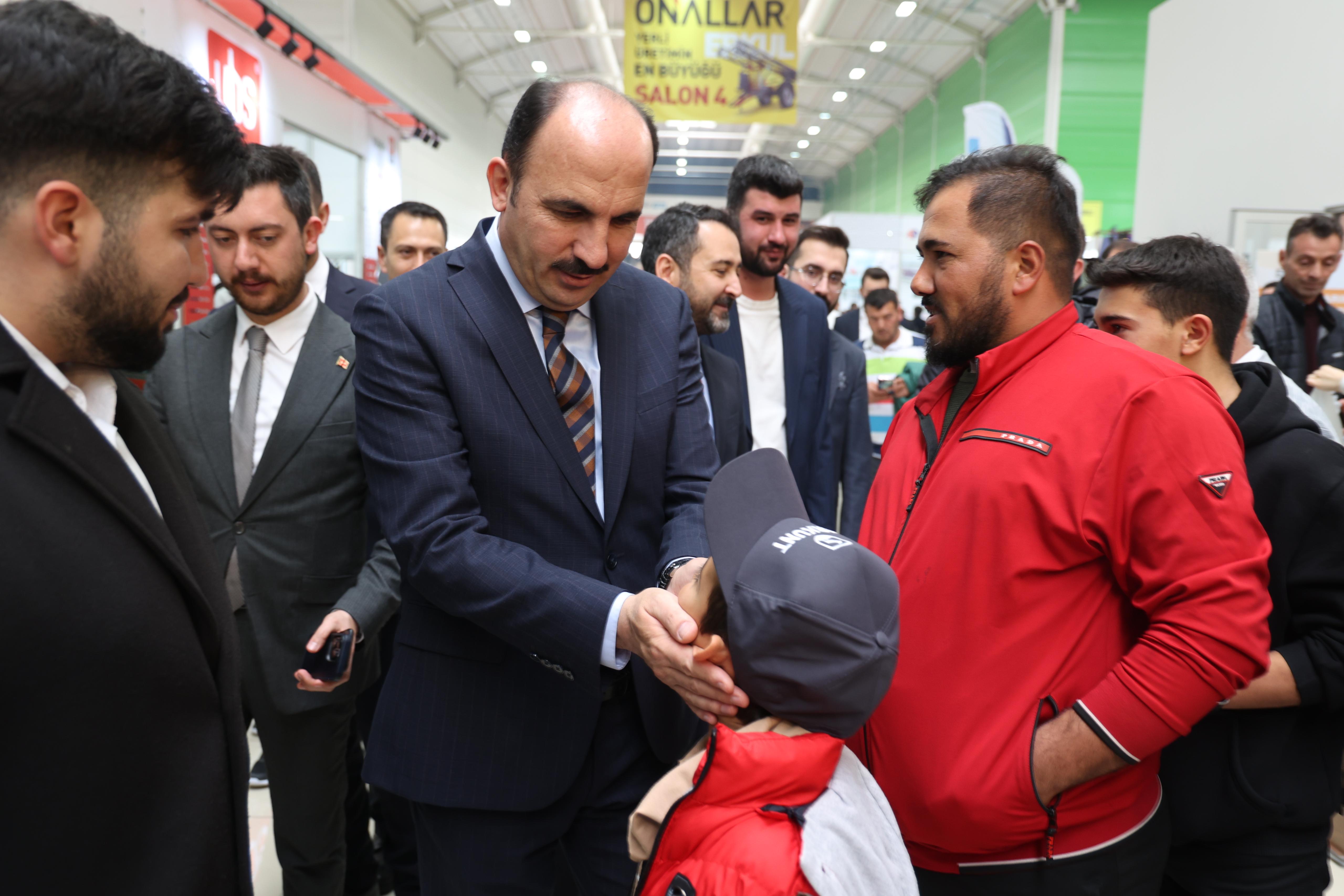 BAŞKAN ALTAY KONYA TARIM FUARI'NDA FİRMALARLA VE ÇİFTÇİLERLE BİR ARAYA GELDİ