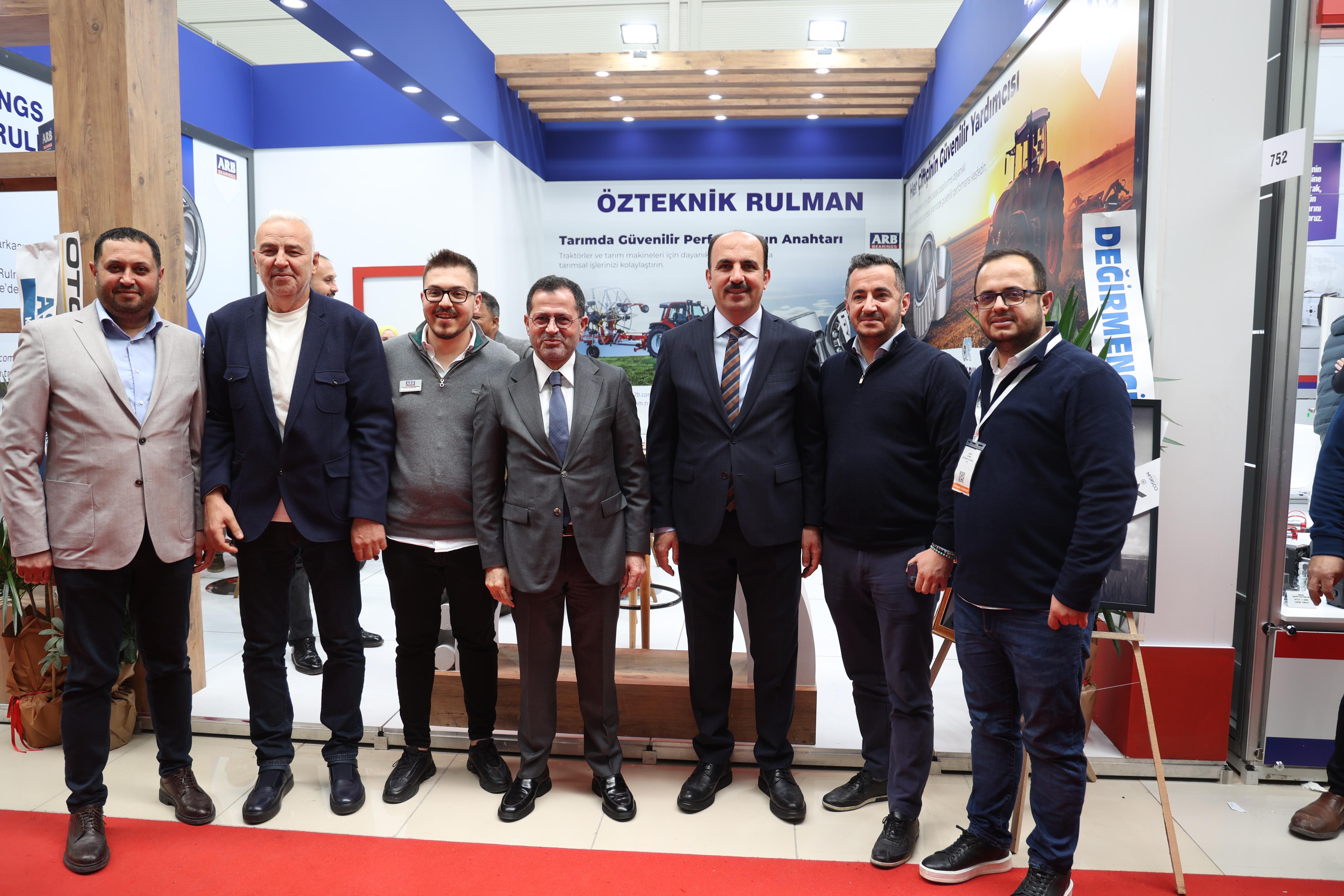 BAŞKAN ALTAY KONYA TARIM FUARI'NDA FİRMALARLA VE ÇİFTÇİLERLE BİR ARAYA GELDİ