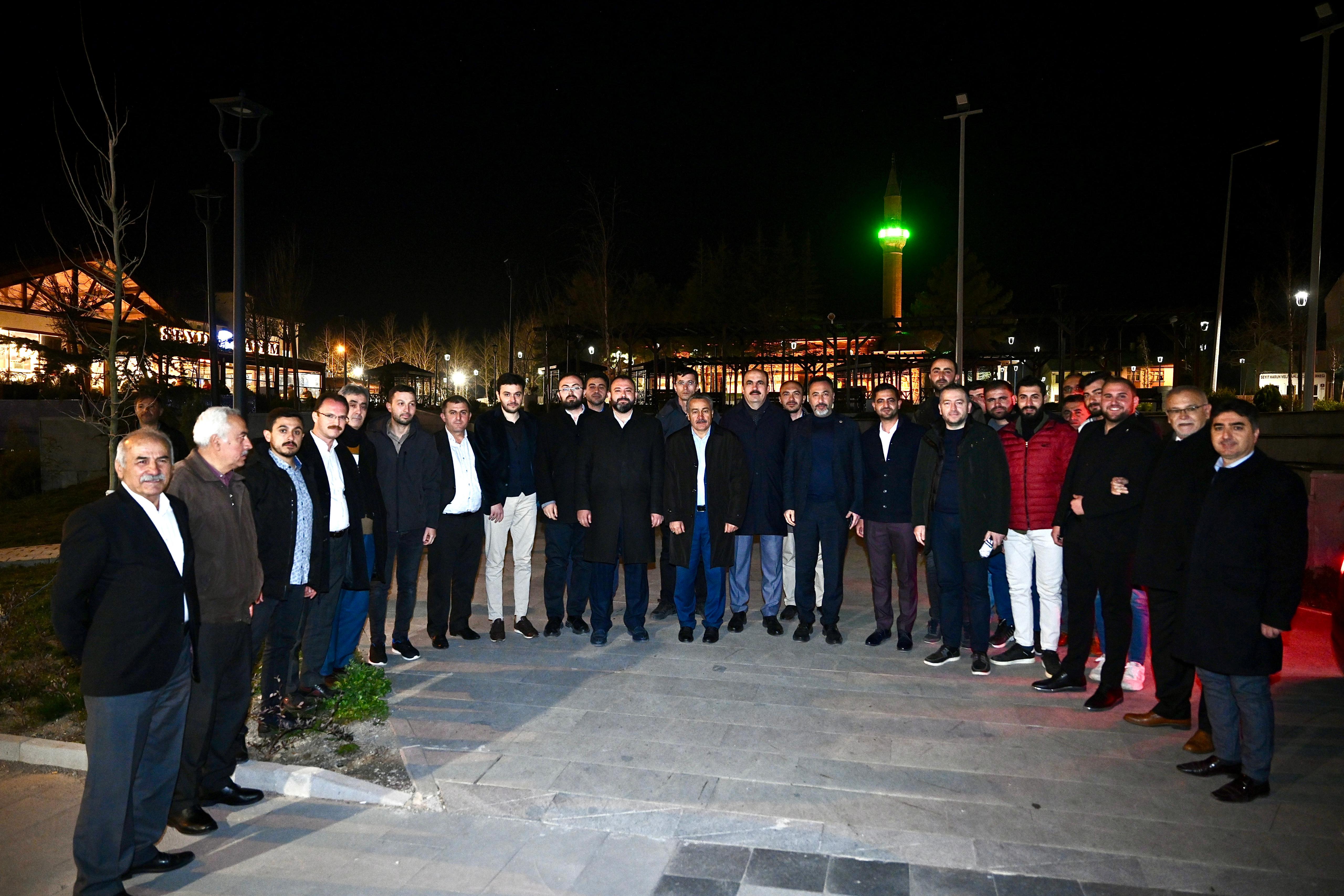 BAŞKAN ALTAY RAMAZAN’IN İLK TERAVİH NAMAZINDA SEYDİŞEHİRLİLERLE BULUŞTU