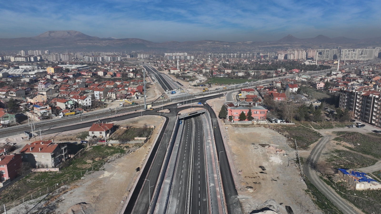 BAŞKAN ALTAY: “TAŞKÖPRÜ ALT GEÇİDİ ŞEHRİMİZE HAYIRLI OLSUN”