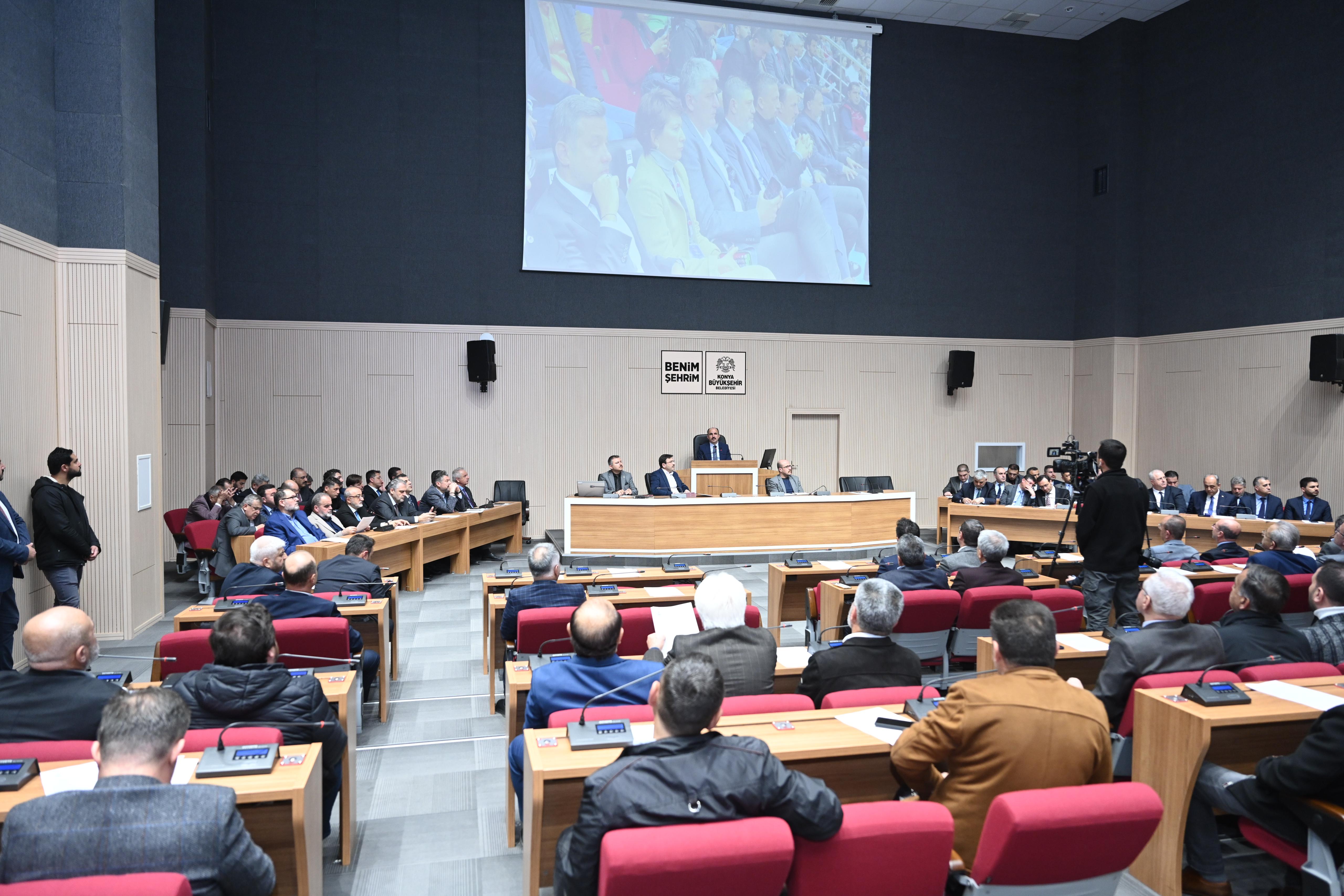BÜYÜKŞEHİR MECLİSİ’NDE KONUŞAN BAŞKAN ALTAY: “ALTIN BİR DÖNEM YAŞADIK”