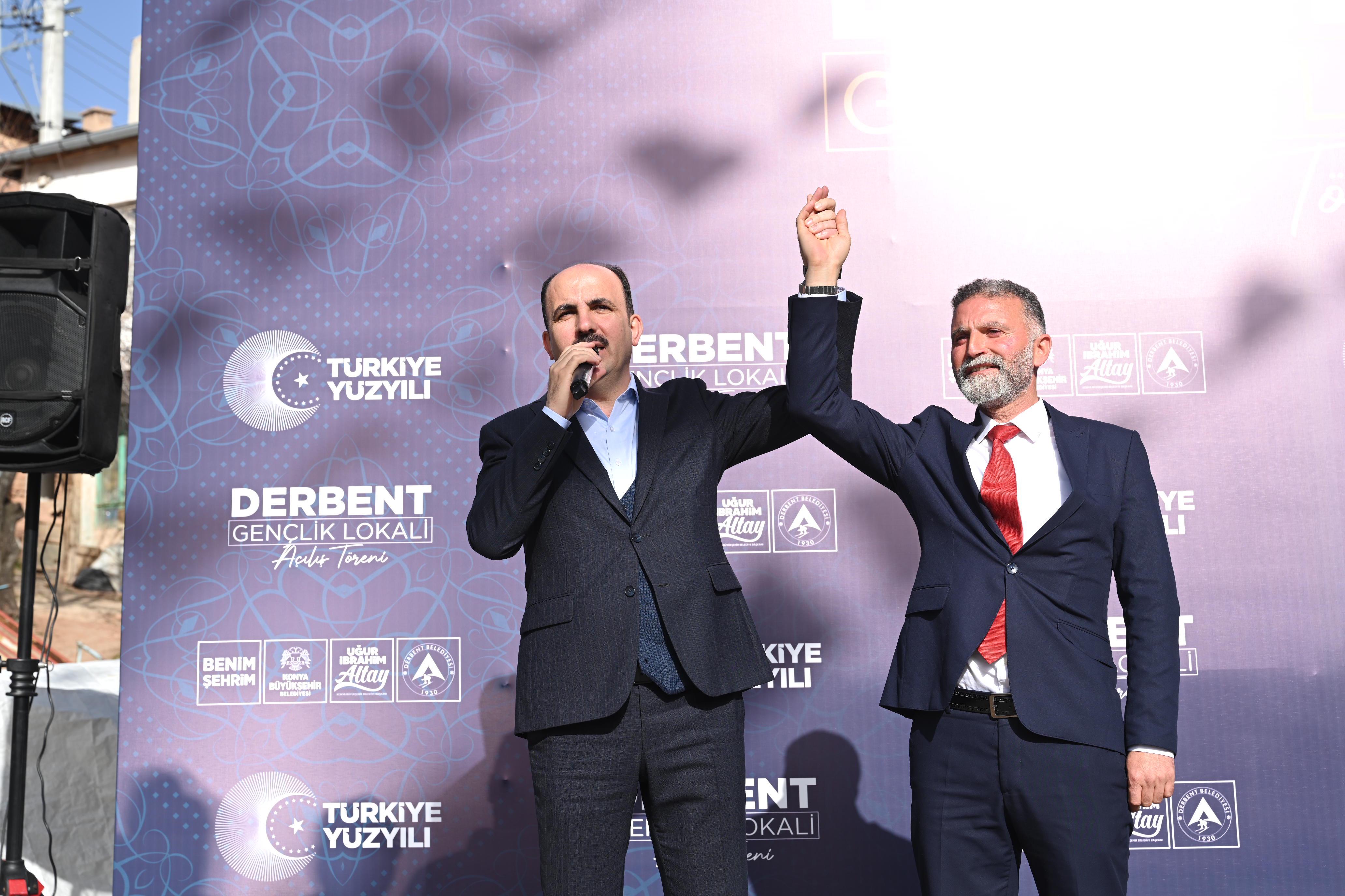 BAŞKAN ALTAY DERBENT’E KAZANDIRILAN GENÇLİK LOKALİNİ AÇTI