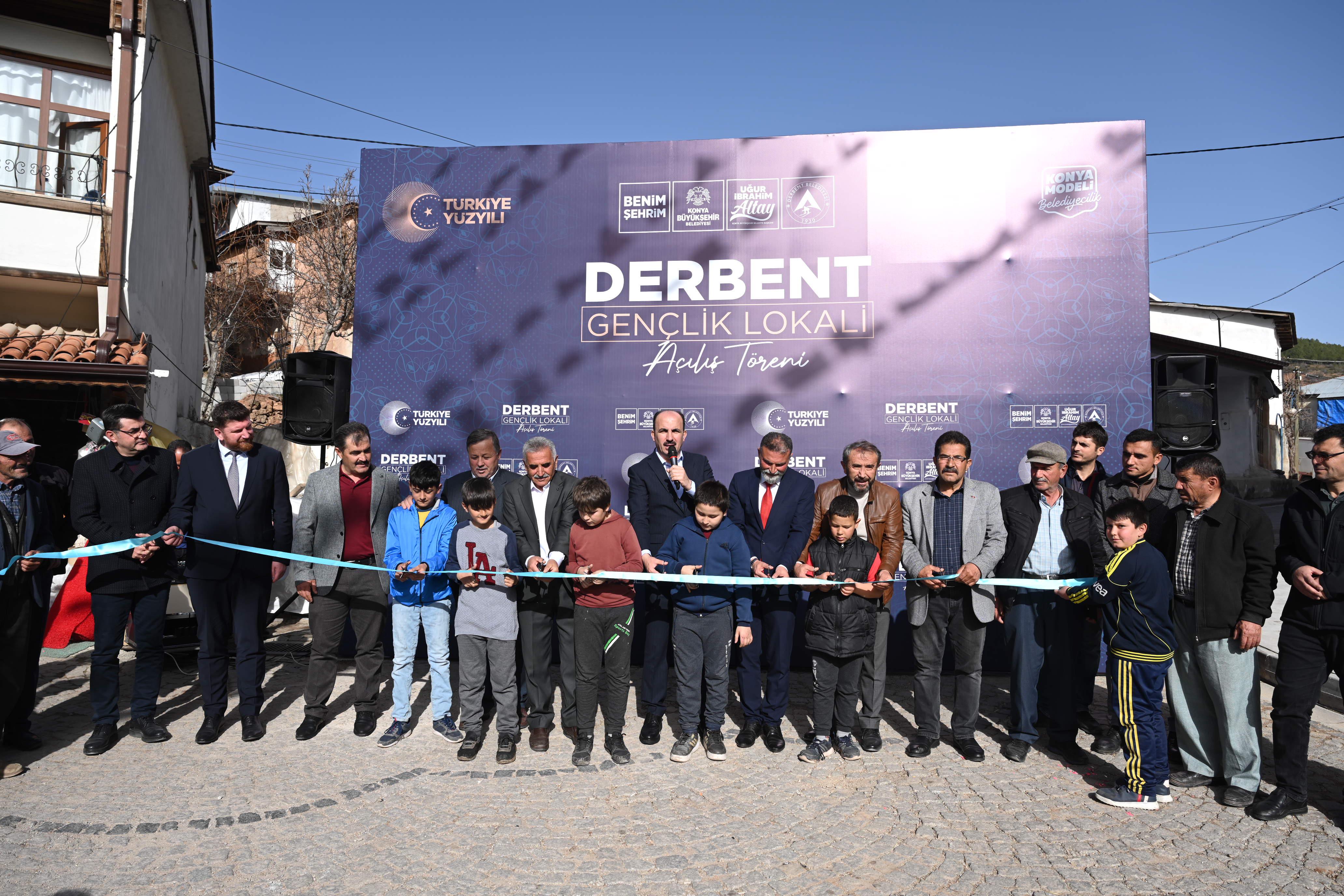 BAŞKAN ALTAY DERBENT’E KAZANDIRILAN GENÇLİK LOKALİNİ AÇTI
