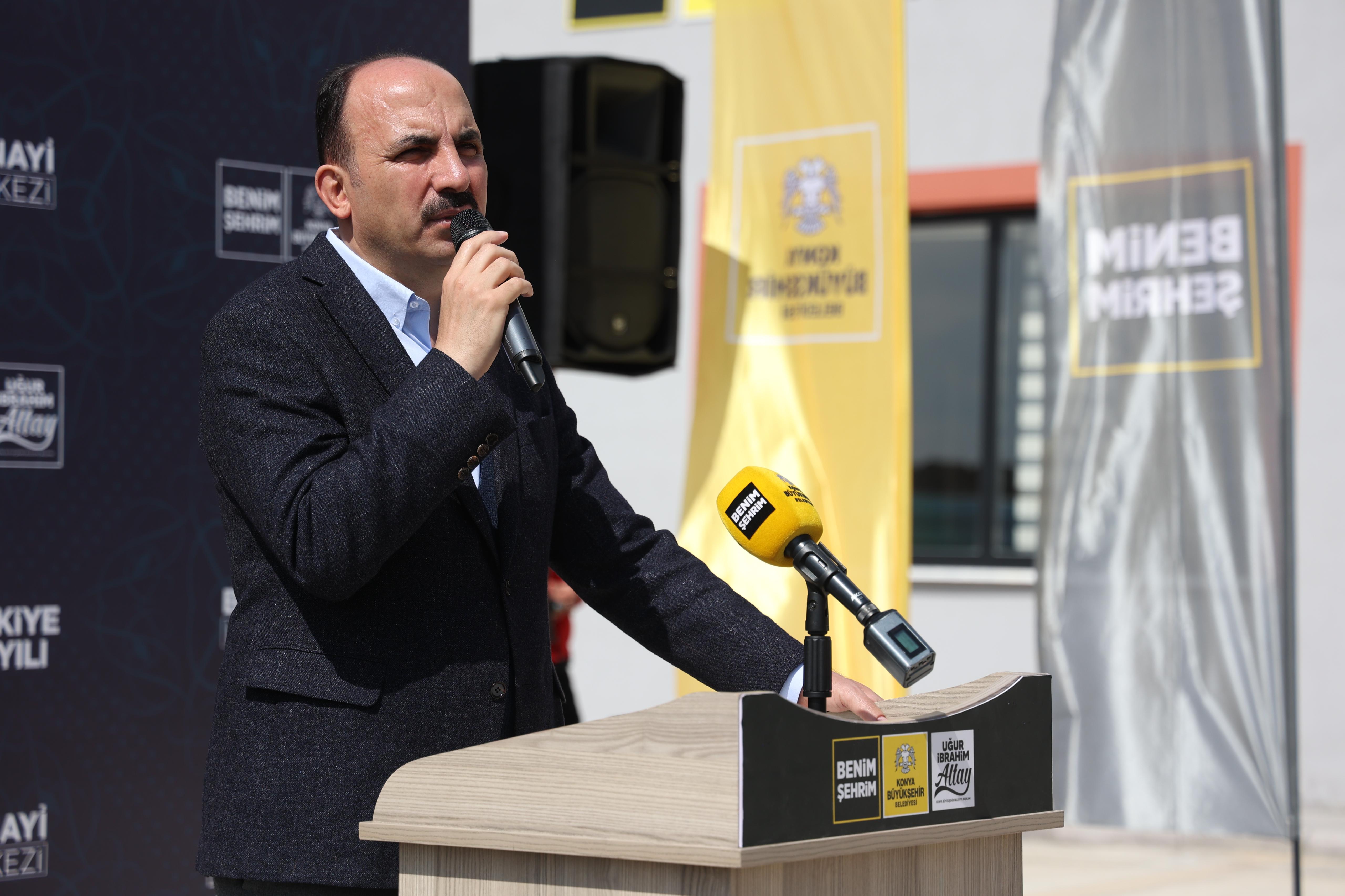 BAŞKAN ALTAY: “TÜM İMKANLARIMIZLA EN HIZLI, EN PROFESYONEL ŞEKİLDE YANGINLARA MÜDAHALE EDECEK GÜÇTEYİZ”
