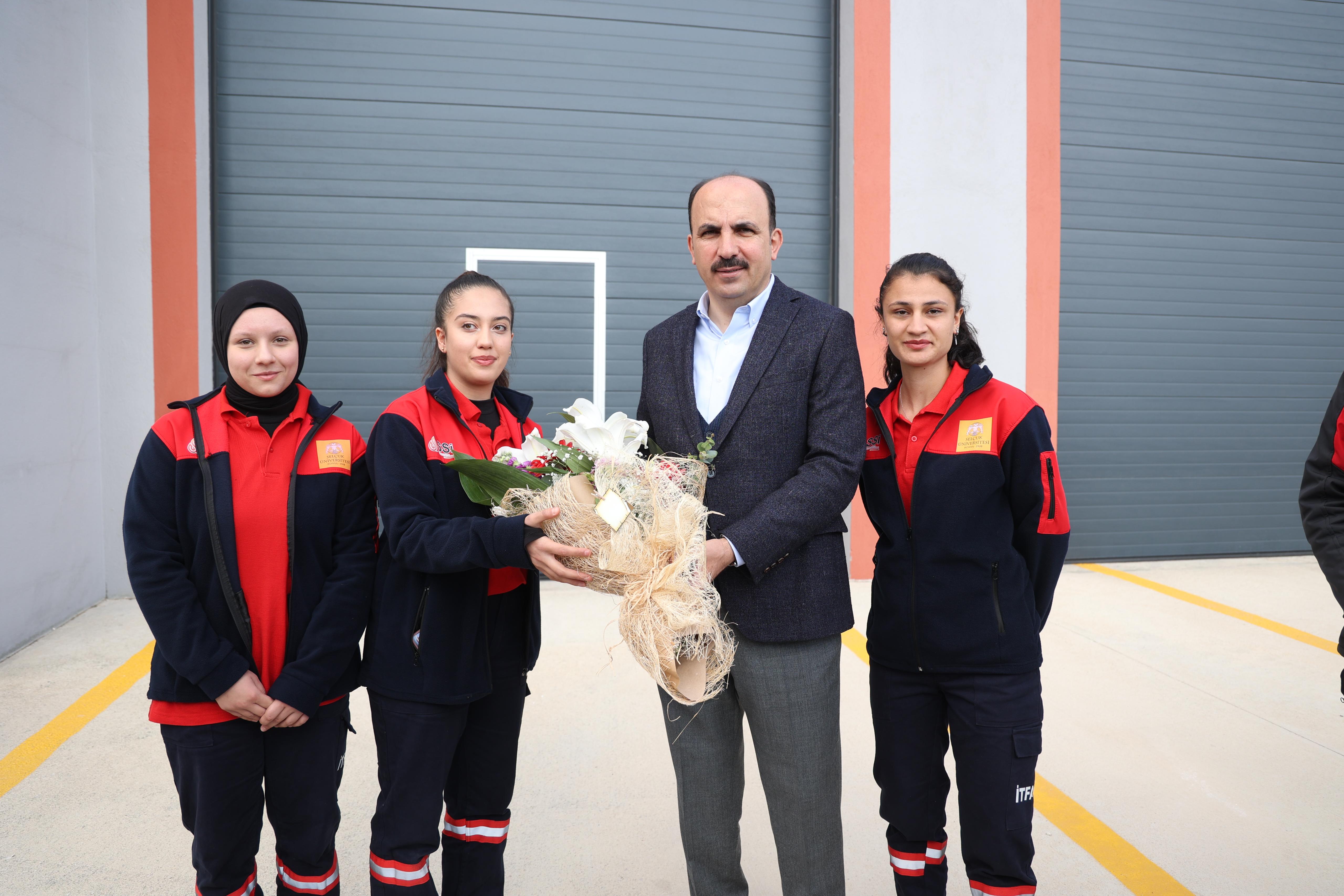 BAŞKAN ALTAY: “TÜM İMKANLARIMIZLA EN HIZLI, EN PROFESYONEL ŞEKİLDE YANGINLARA MÜDAHALE EDECEK GÜÇTEYİZ”