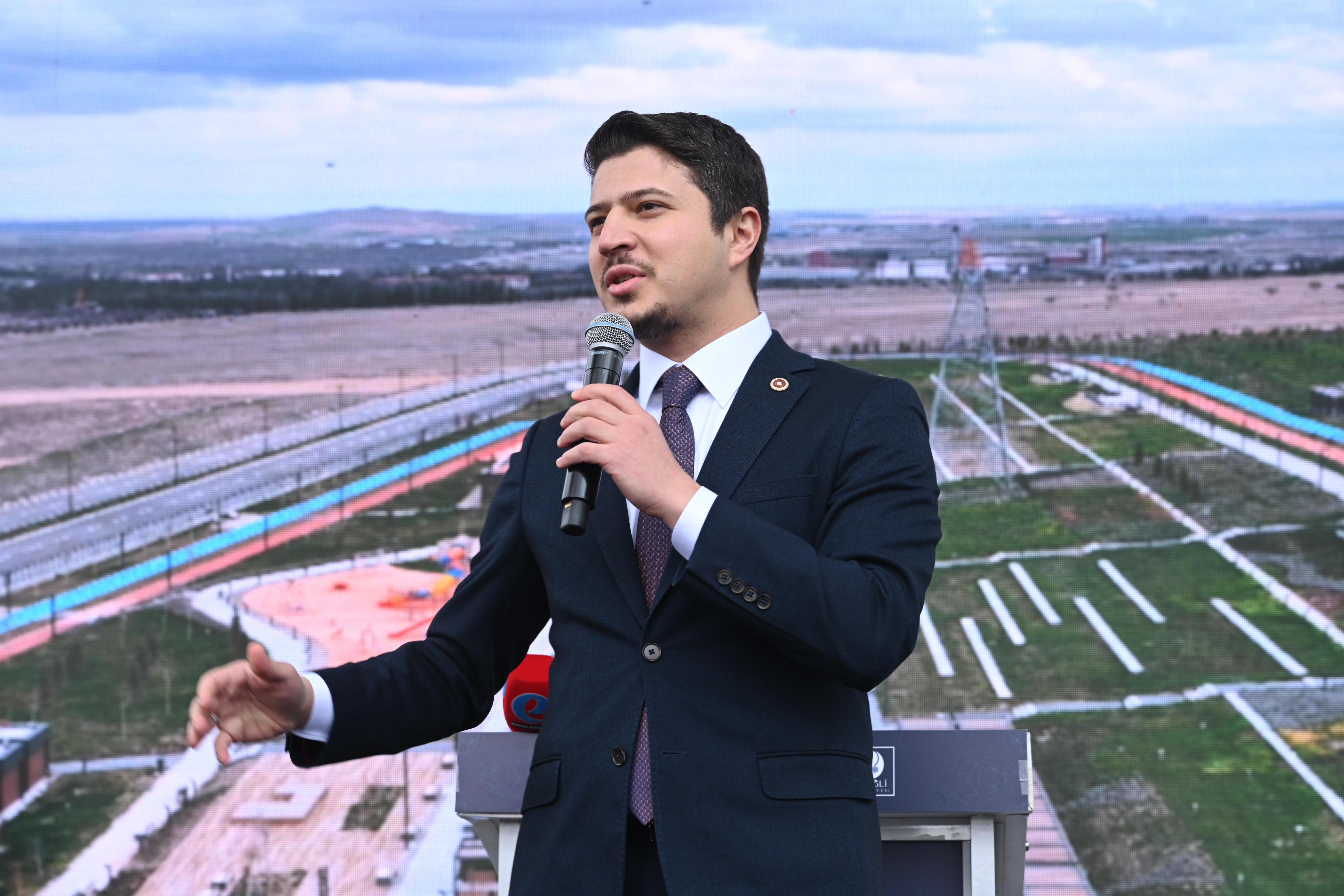 TİCARET BAKANI BOLAT: “TÜRKİYE’DE BELEDİYECİLİK KONUSUNDA MODEL ŞEHİR KONYA’DIR”