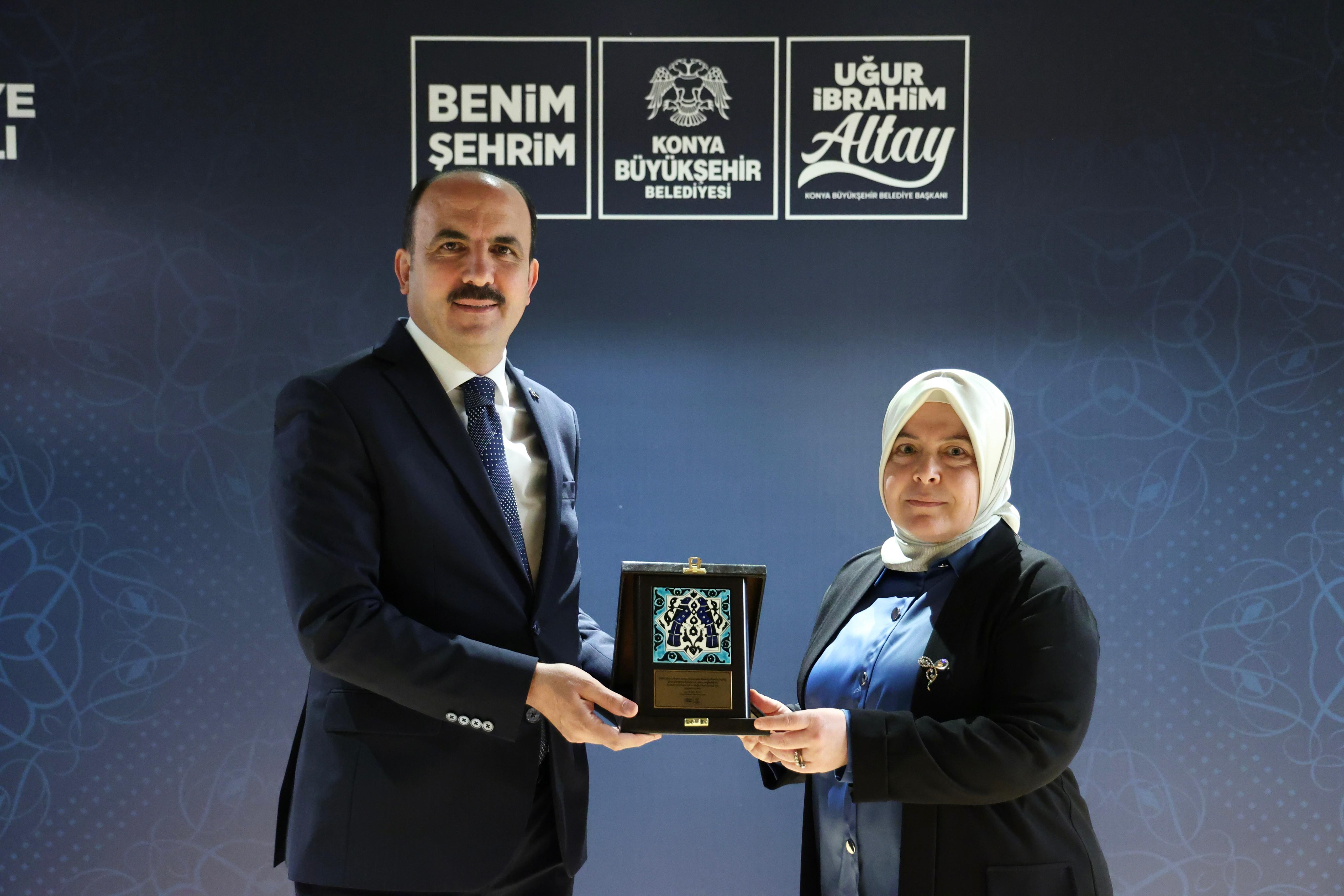 BAŞKAN ALTAY AKYOKUŞ KASRI’NDA BÜYÜKŞEHİR MECLİS ÜYELERİYLE BULUŞTU