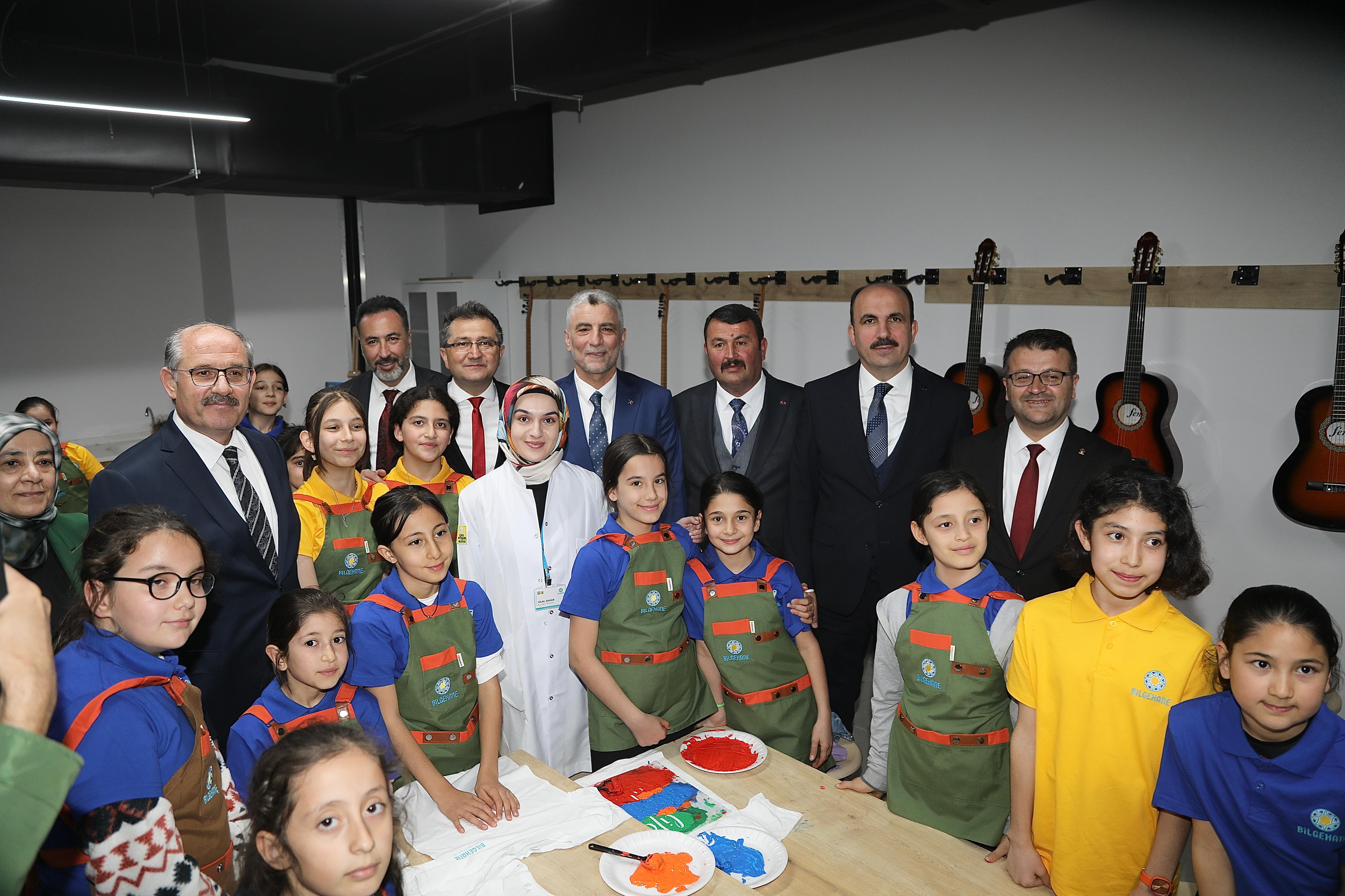TİCARET BAKANI BOLAT KONYA BÜYÜKŞEHİR’İN KARAPINAR’A KAZANDIRDIĞI BİLGEHANE VE LİSE MEDENİYET AKADEMİSİ’NİN AÇILIŞINI YAPTI