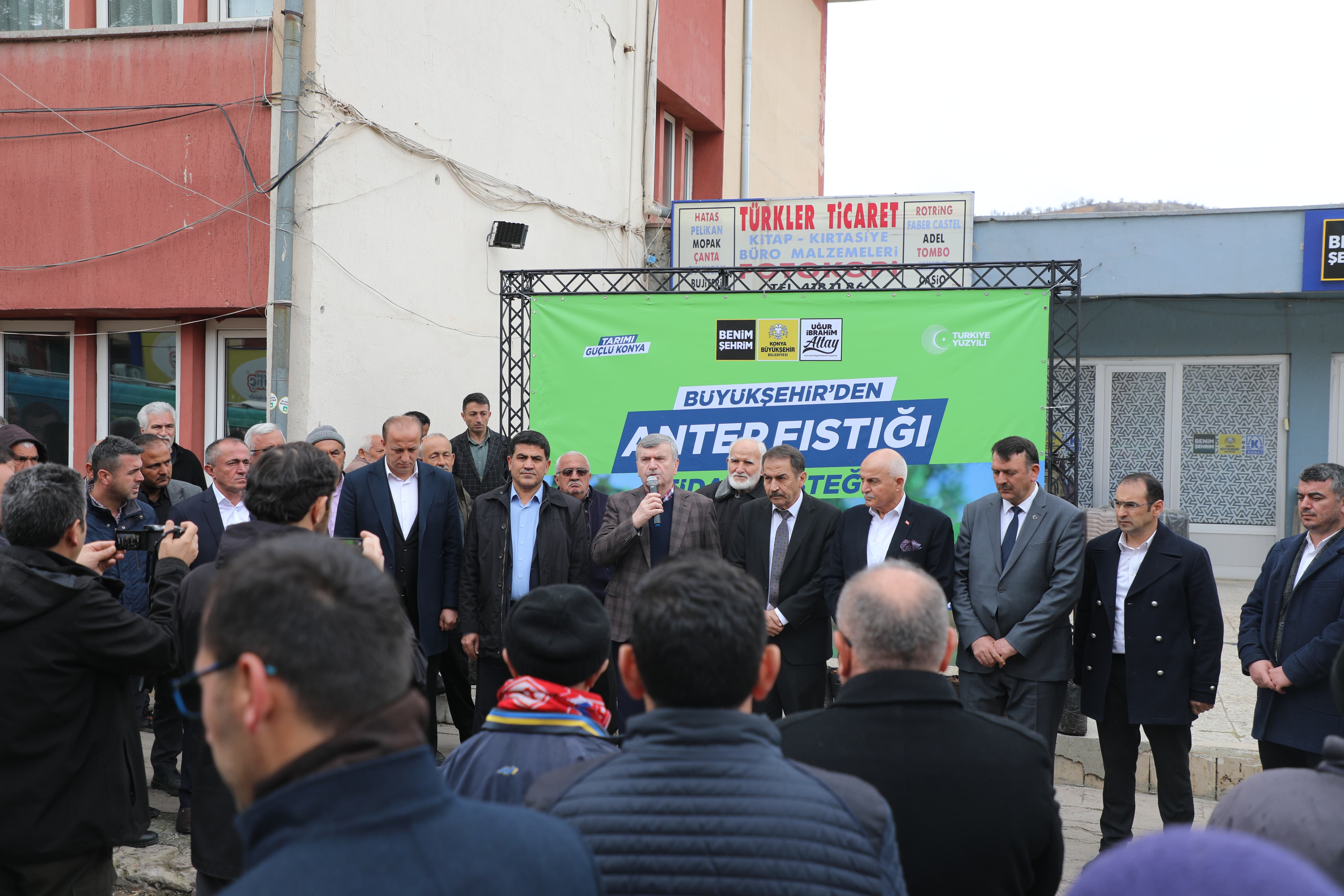 KONYA BÜYÜKŞEHİR’DEN YERKÖPRÜ HAVZASINDAKİ ÜRETİCİYE ANTEP FISTIĞI DESTEĞİ