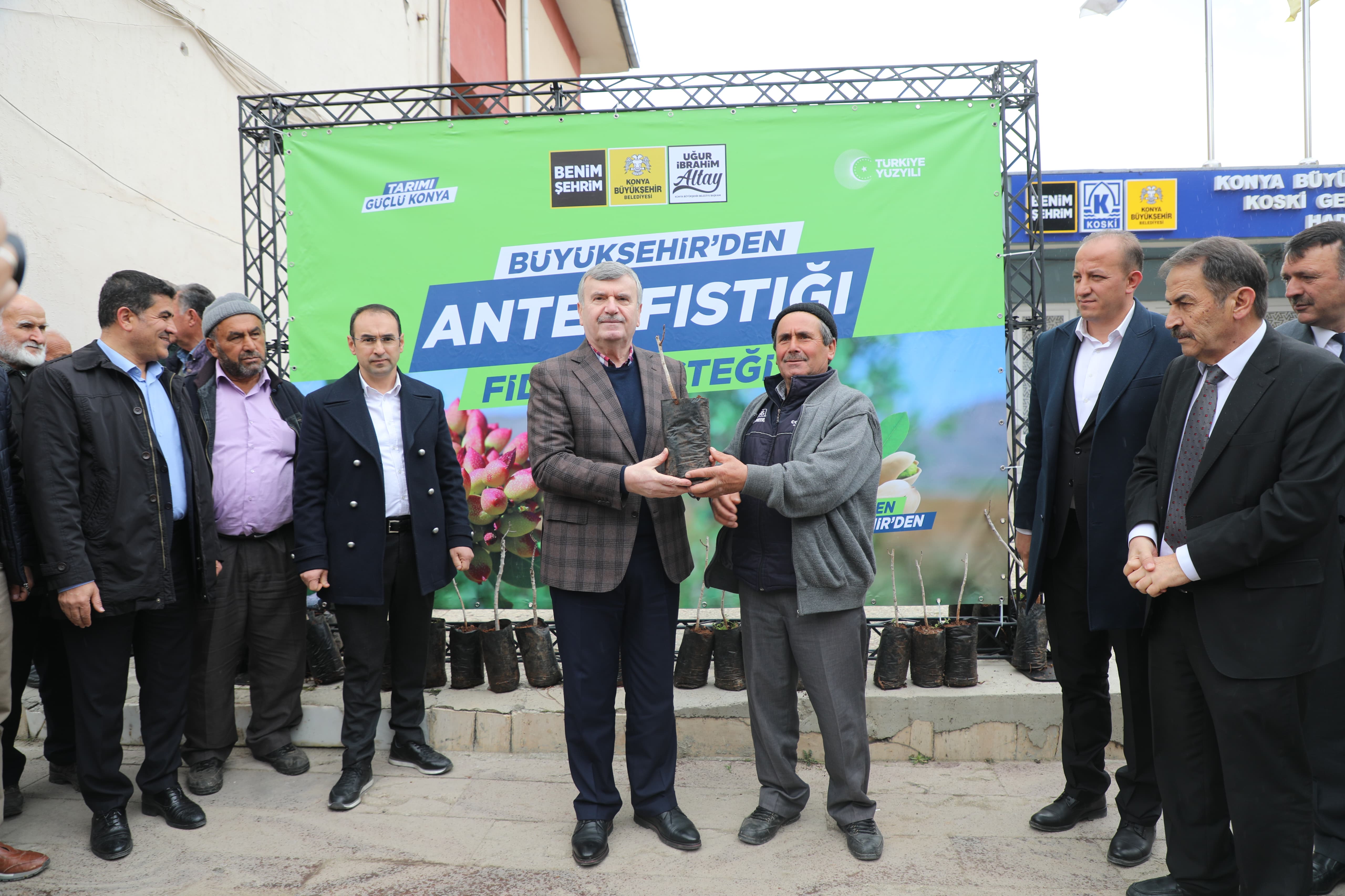 KONYA BÜYÜKŞEHİR’DEN YERKÖPRÜ HAVZASINDAKİ ÜRETİCİYE ANTEP FISTIĞI DESTEĞİ