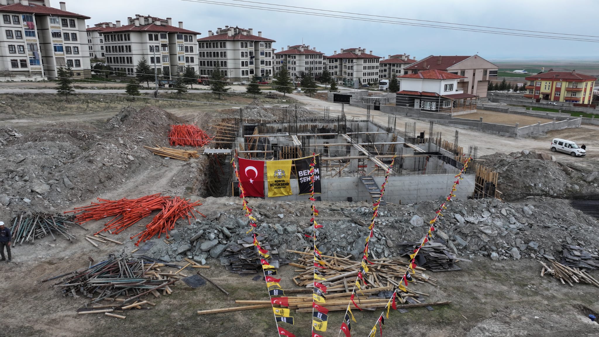 ALTINEKİN ŞEHİR KONAĞI’NIN TEMELİ BAKAN KOCA’NIN KATILIMIYLA ATILDI
