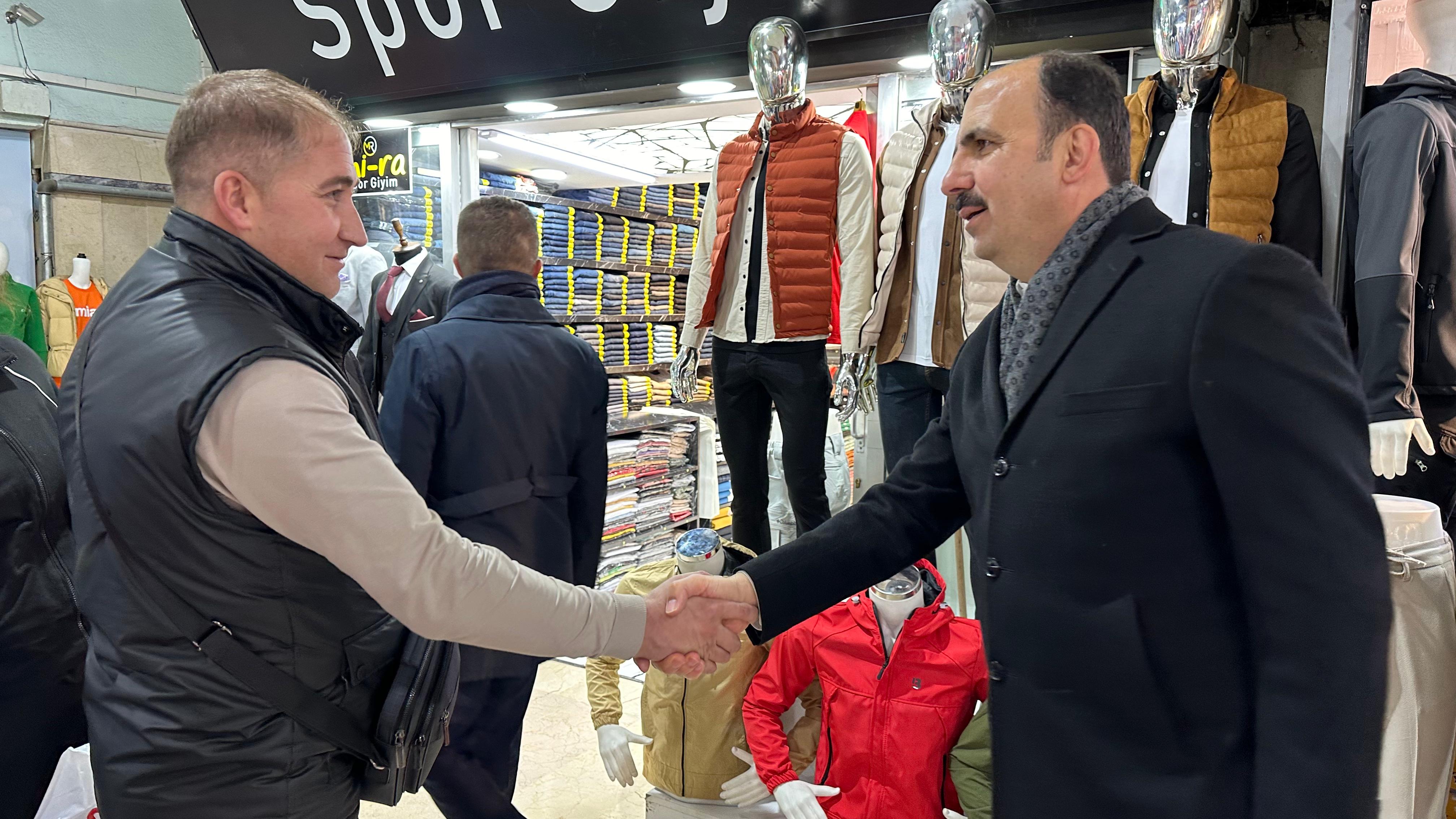 BAŞKAN ALTAY İFTAR ÖNCESİ VE TERAVİH SONRASI KONYALILARLA BULUŞTU