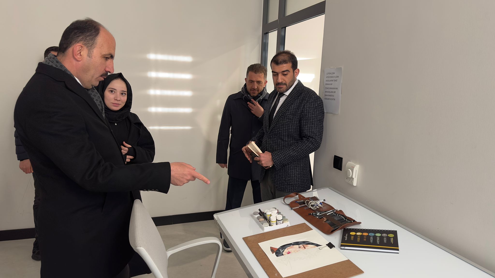 BAŞKAN ALTAY GENÇLERLE VE ESNAFLA BİR ARAYA GELDİ