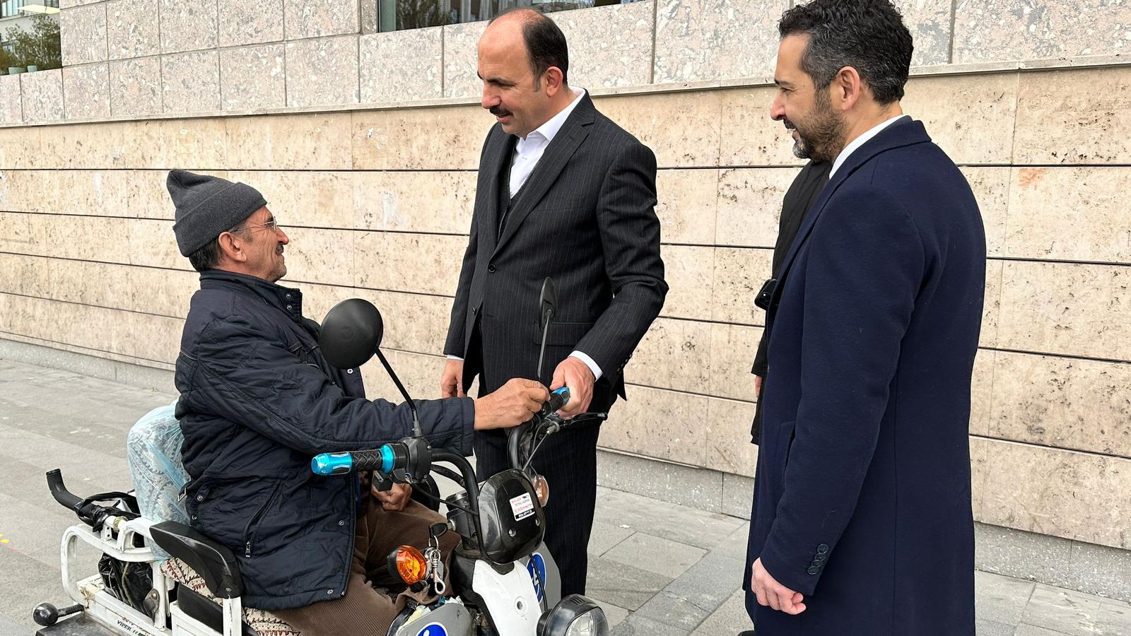 BAŞKAN ALTAY: “GENÇLERLE KURDUĞUMUZ SAĞLAM BAĞ BİZİM İÇİN EN BÜYÜK KAZANIM”