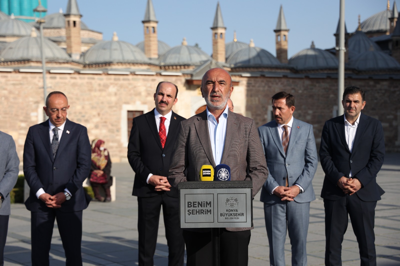 BAŞKAN ALTAY, İL BAŞKANI ANGI VE MERKEZ İLÇE BELEDİYE BAŞKANLARI MEVLANA TÜRBESİ’Nİ ZİYARET ETTİ