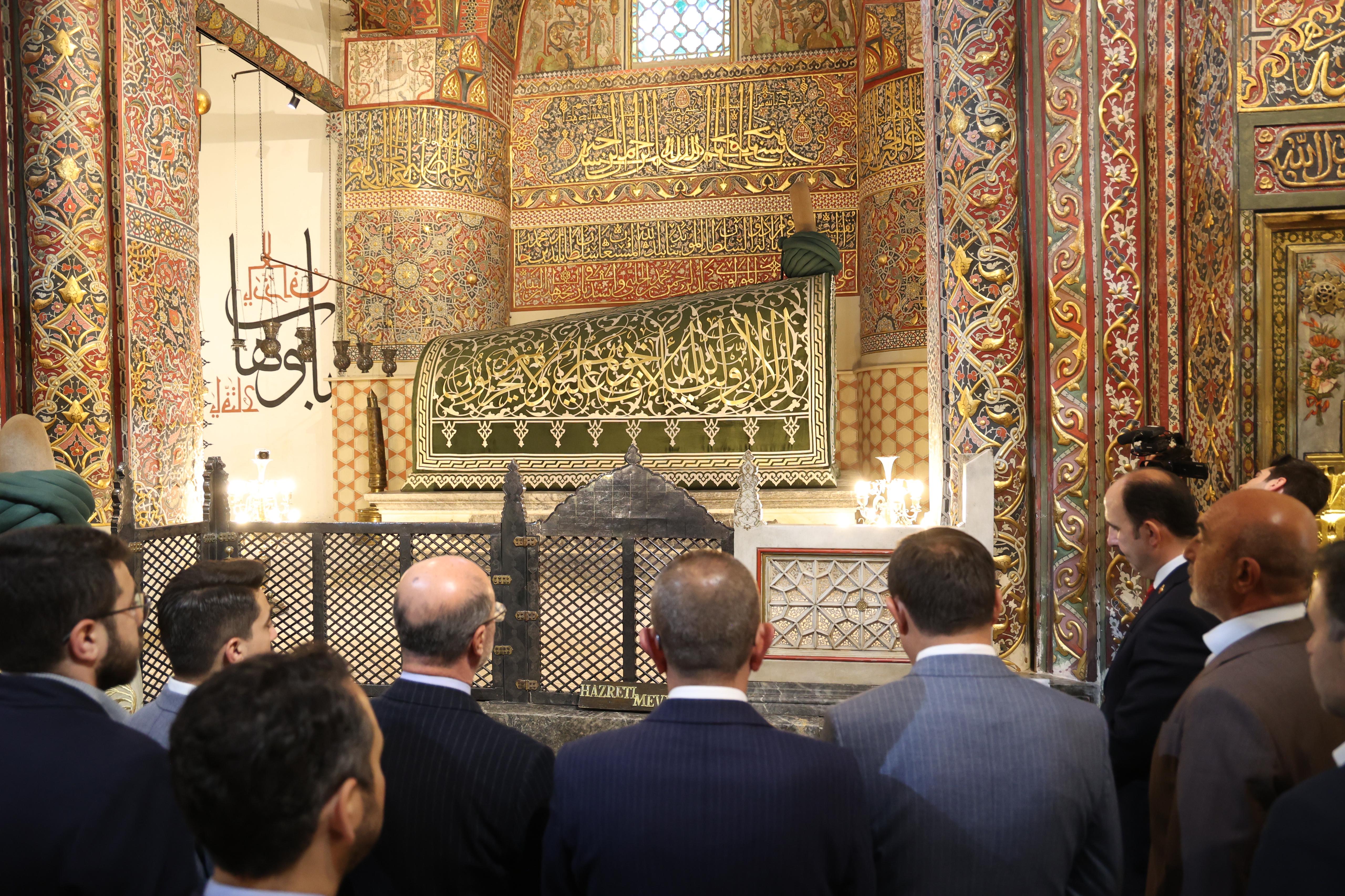 BAŞKAN ALTAY, İL BAŞKANI ANGI VE MERKEZ İLÇE BELEDİYE BAŞKANLARI MEVLANA TÜRBESİ’Nİ ZİYARET ETTİ