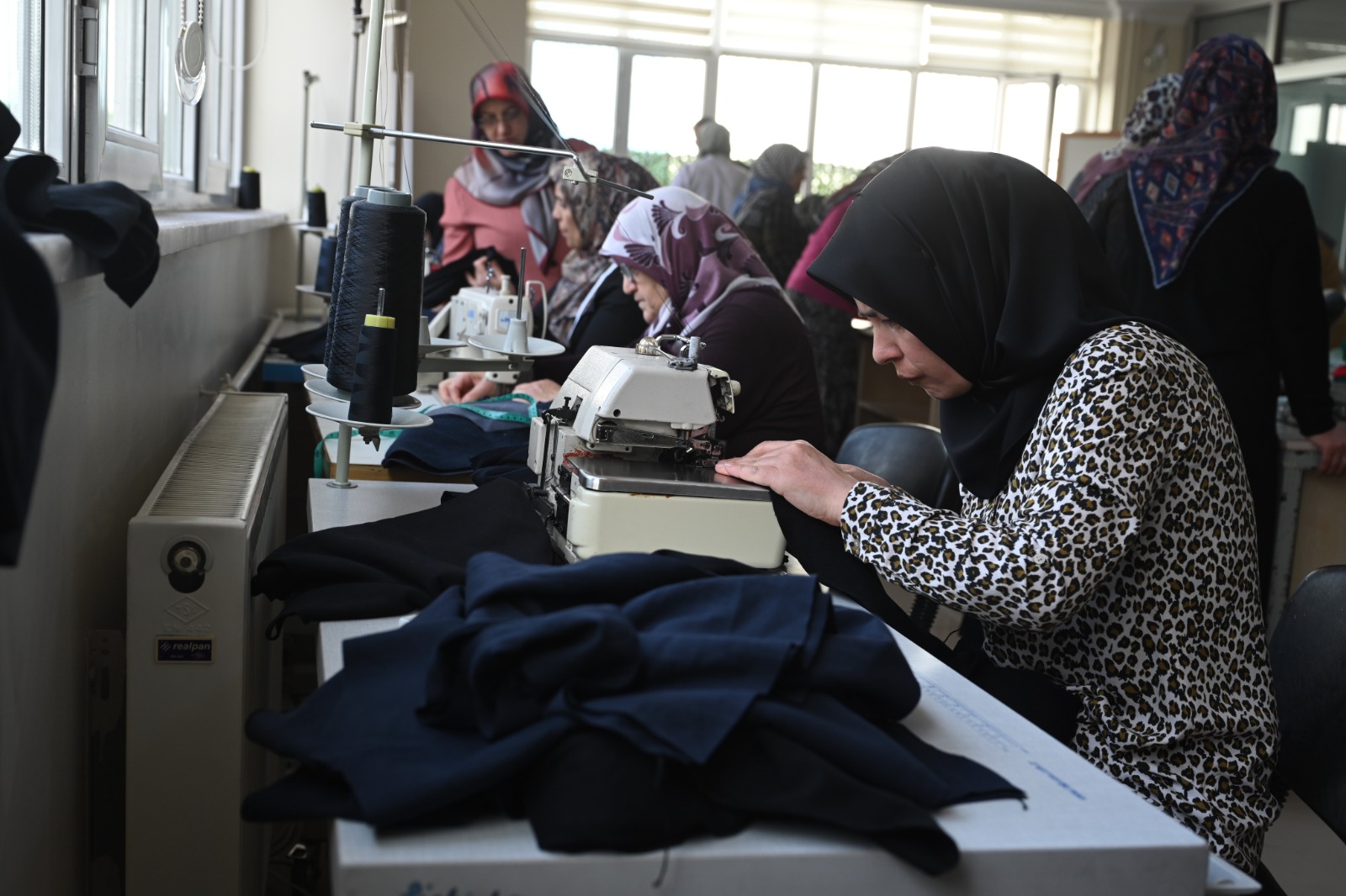 KOMEK BAYRAMDA GAZZELİ ÇOCUKLARIN YÜZÜNÜ GÜLDÜRECEK