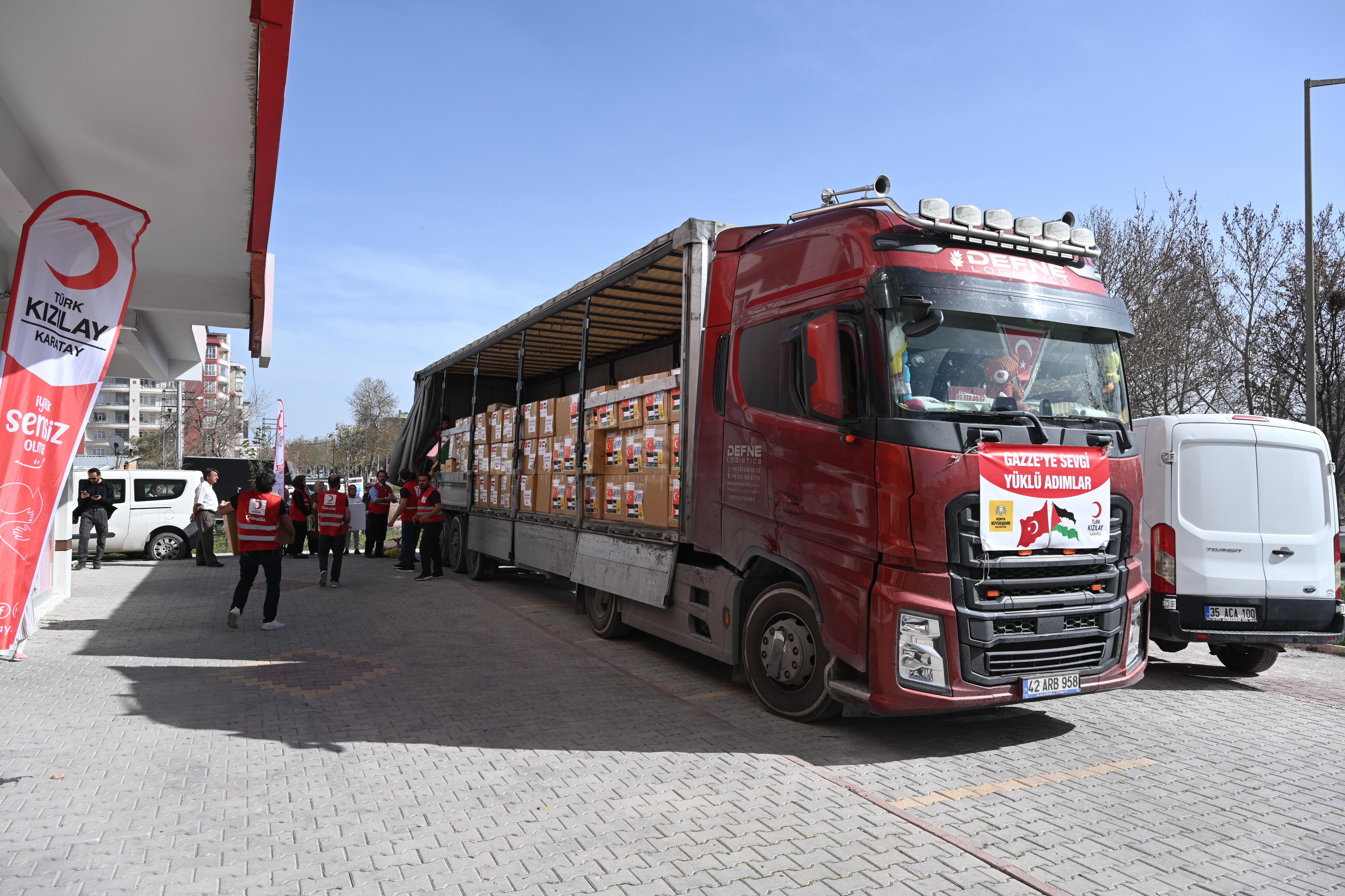 KOMEK BAYRAMDA GAZZELİ ÇOCUKLARIN YÜZÜNÜ GÜLDÜRECEK