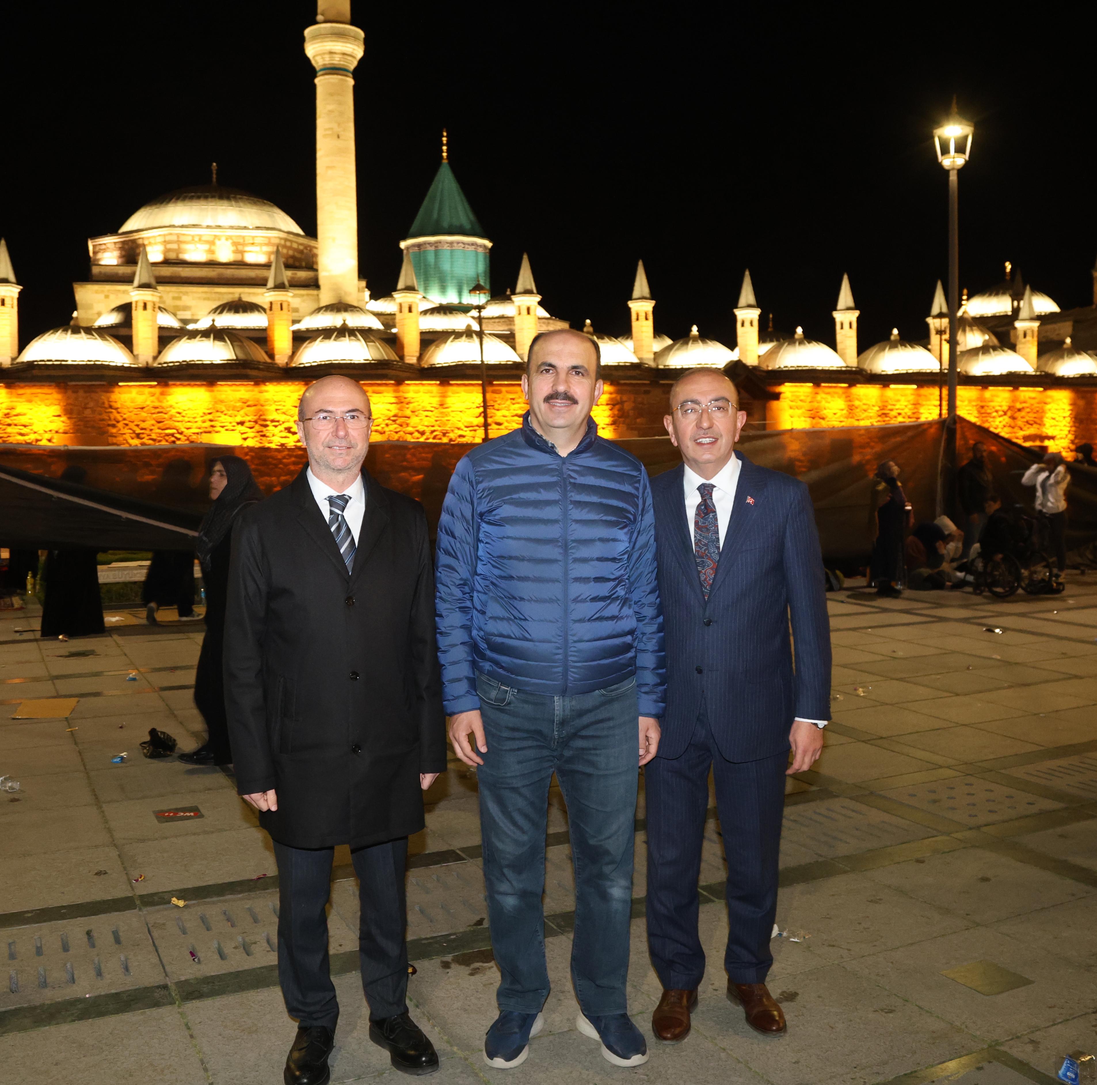BAŞKAN ALTAY KONYALILARIN KADİR GECESİ COŞKUSUNA ORTAK OLDU