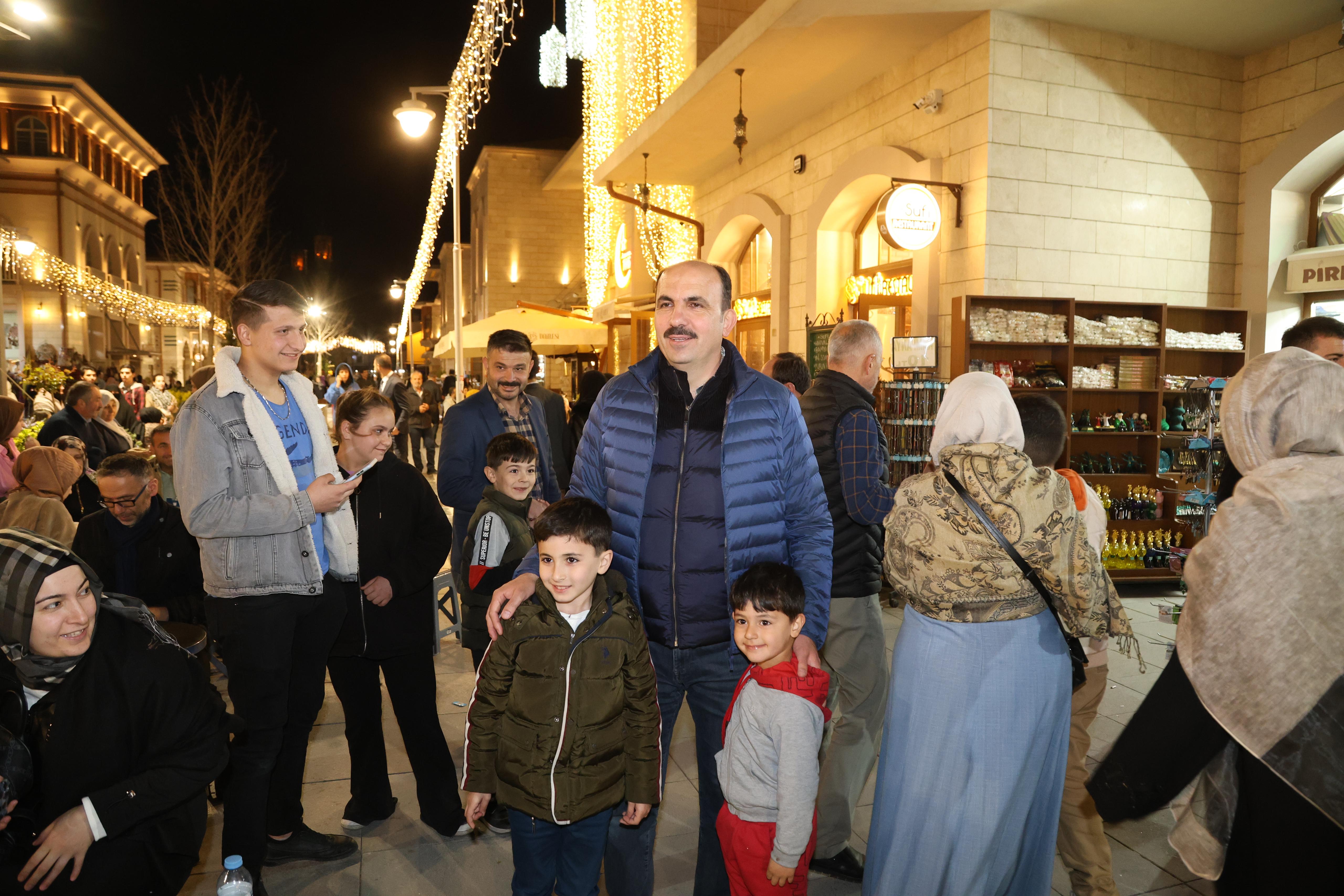 BAŞKAN ALTAY KONYALILARIN KADİR GECESİ COŞKUSUNA ORTAK OLDU