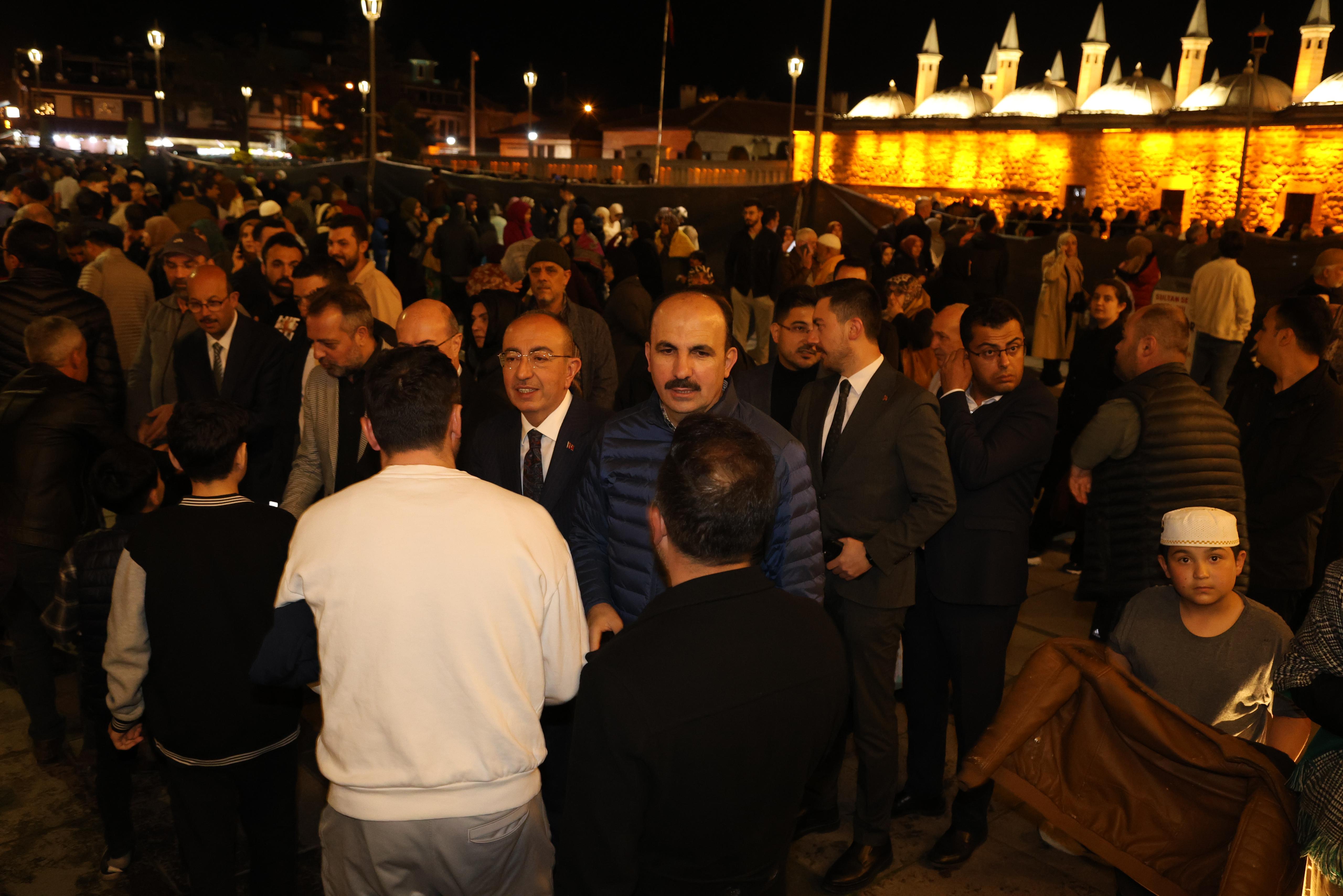 BAŞKAN ALTAY KONYALILARIN KADİR GECESİ COŞKUSUNA ORTAK OLDU