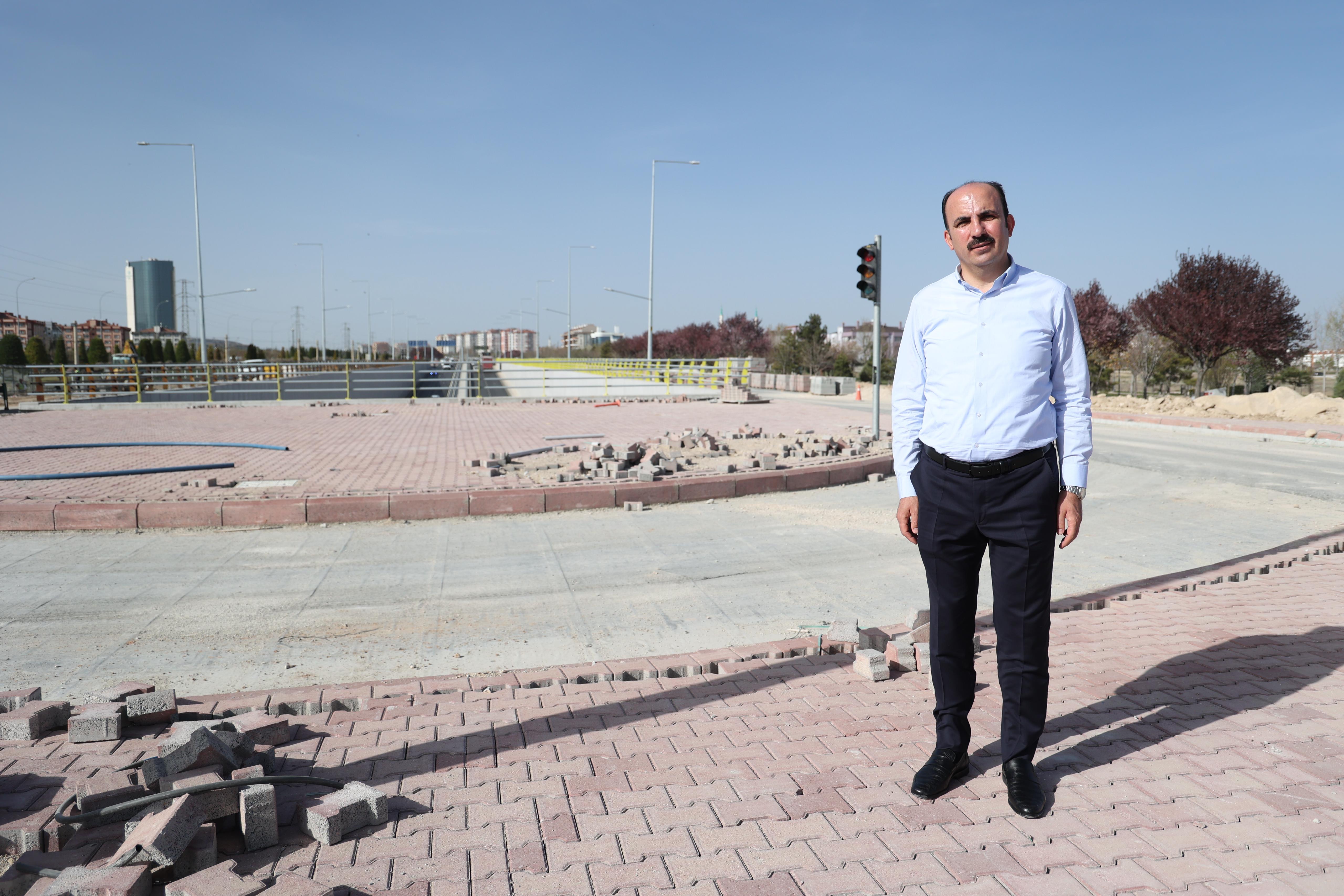 BAŞKAN ALTAY: “ALTTAN GEÇİŞ VERDİĞİMİZ FIRAT CADDESİ KÖPRÜLÜ KAVŞAĞI’NI MAYIS BAŞINDA TAMAMEN HİZMETE AÇMIŞ OLACAĞIZ”