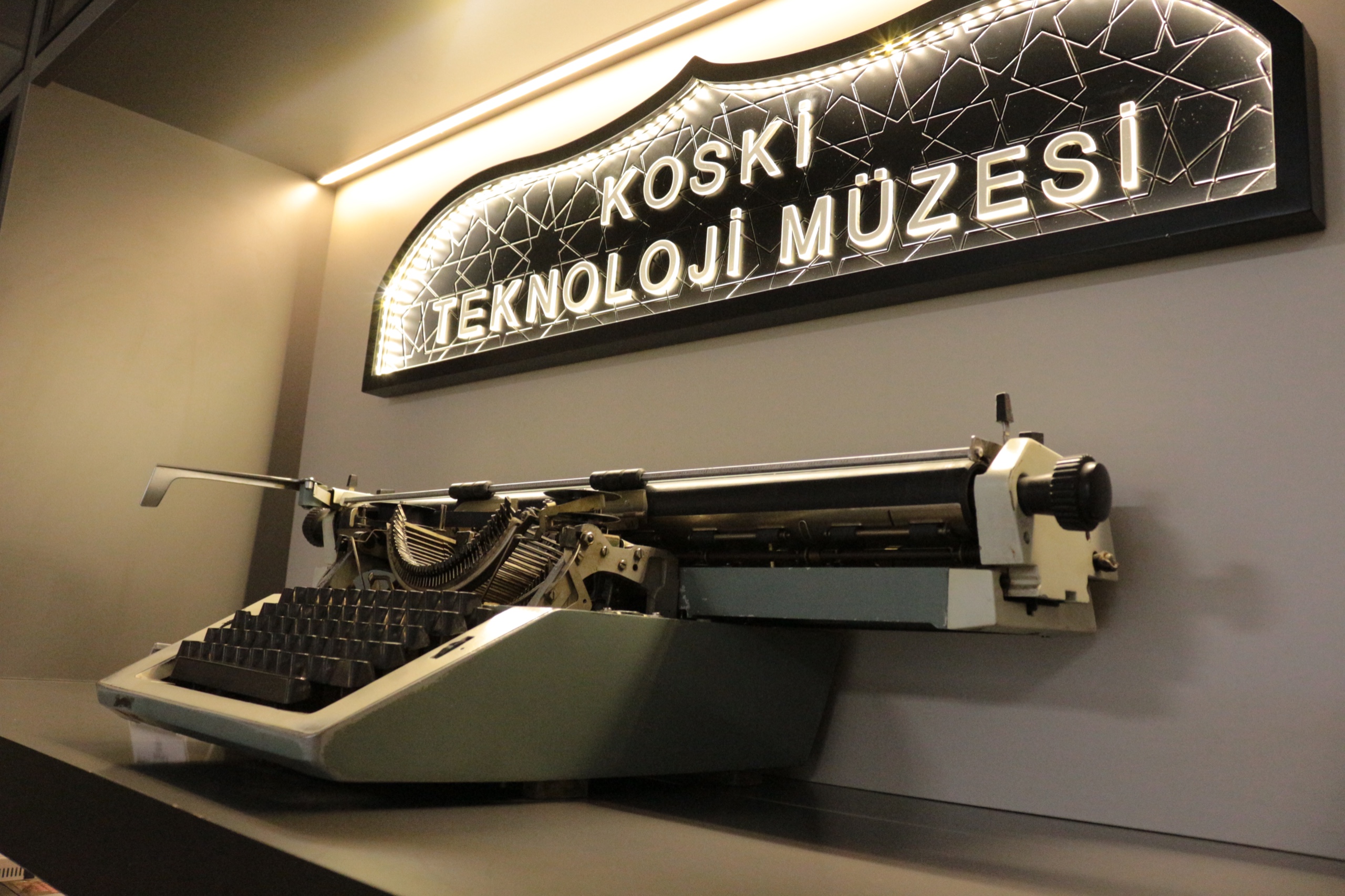 KOSKİ TEKNOLOJİ MÜZESİ MERAKLILARINI GEÇMİŞE GÖTÜRÜYOR