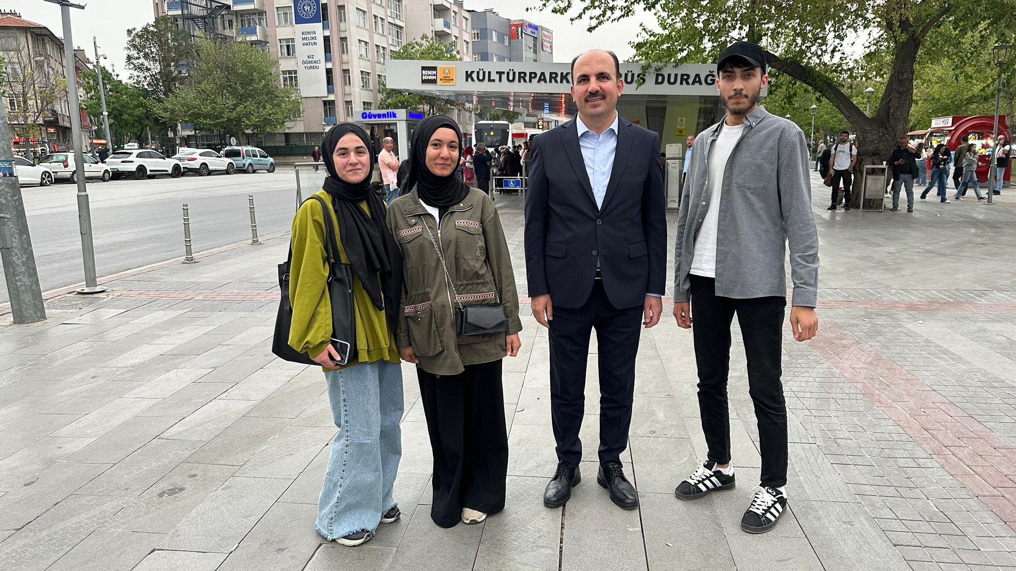 BAŞKAN ALTAY KÜLTÜRPARK’TA VATANDAŞLARLA BULUŞTU