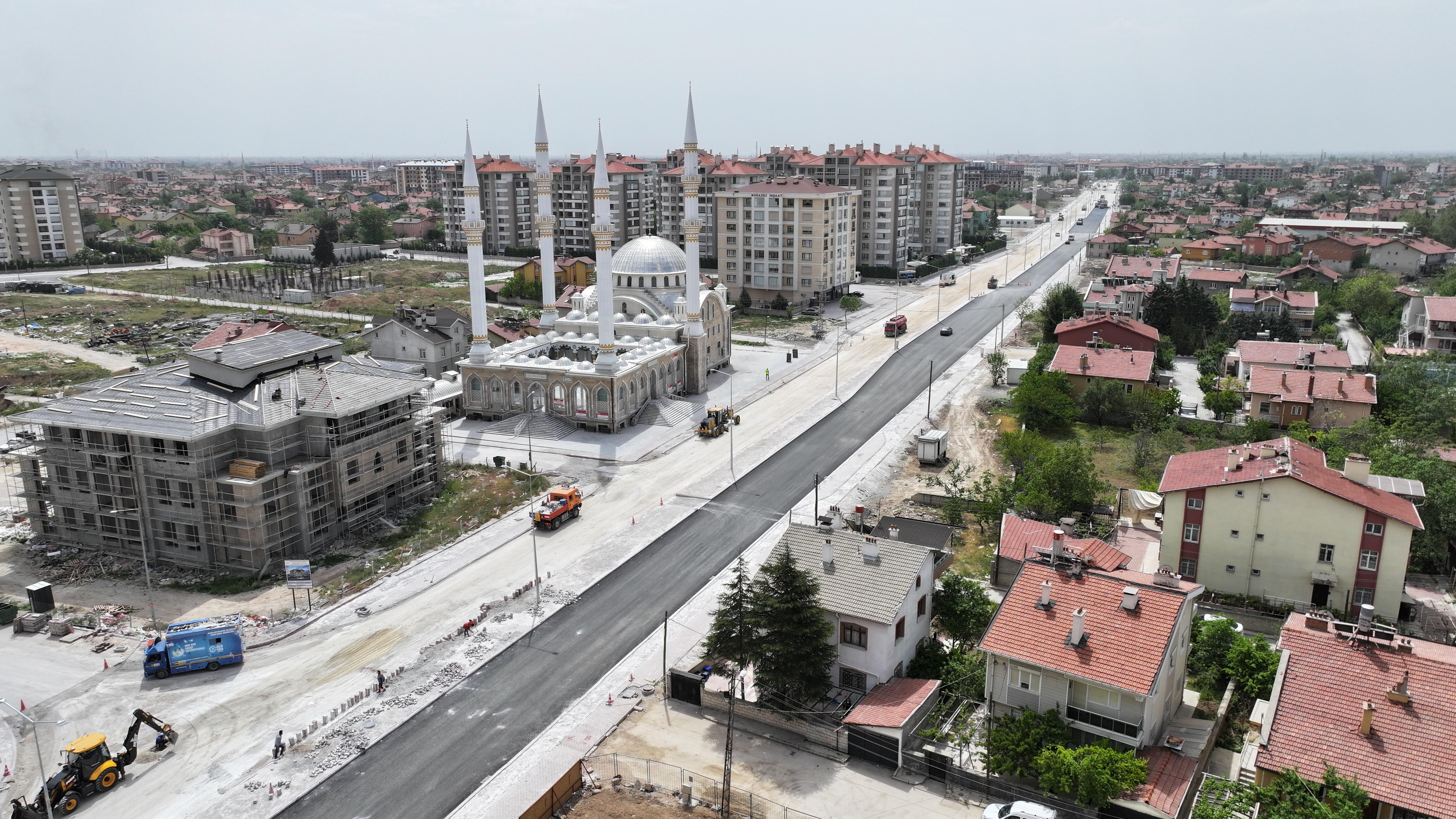 BAŞKAN ALTAY: “KÜÇÜK AYMANAS CADDESİ’NDE SICAK ASFALT ÇALIŞMASINA BAŞLADIK”