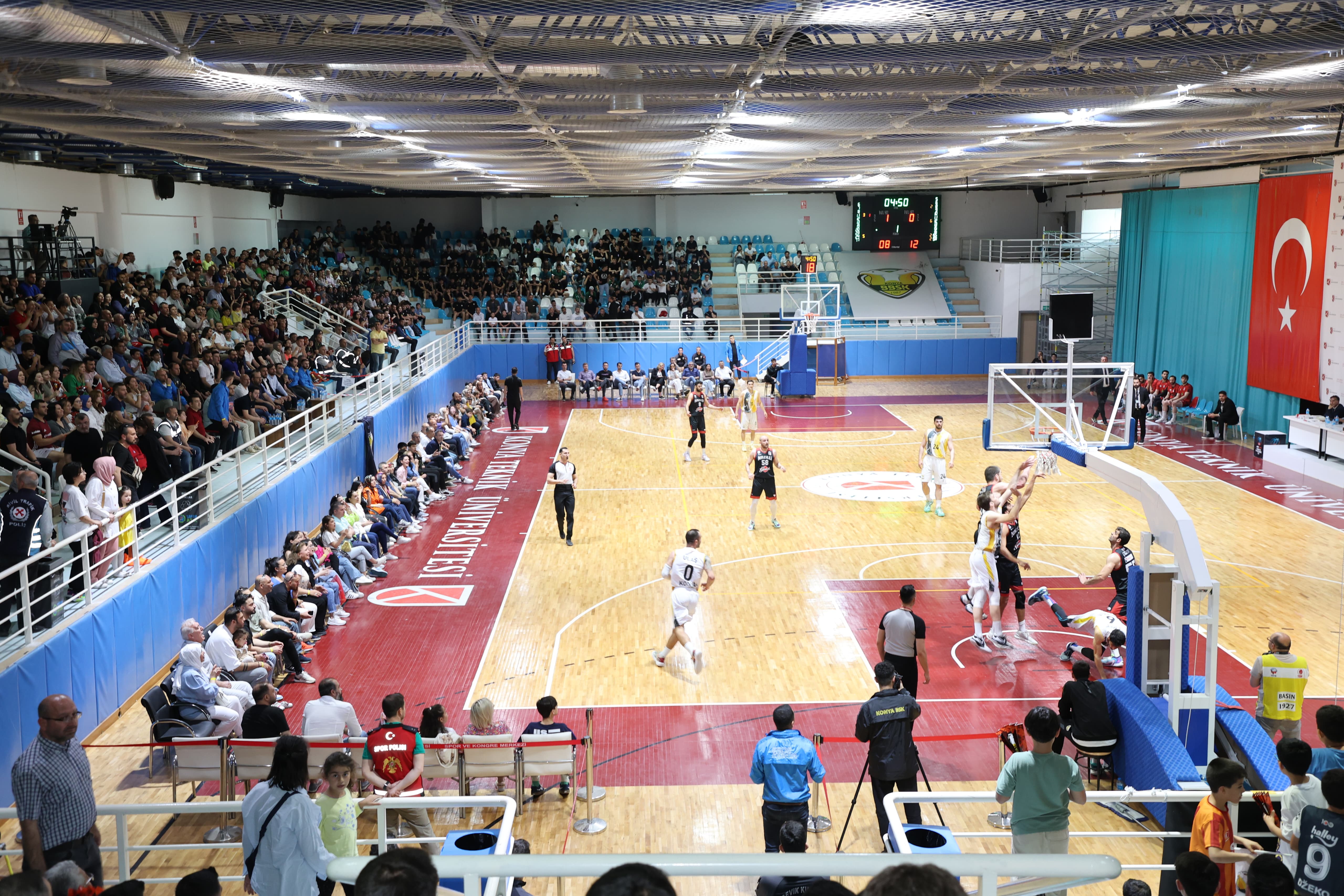 BÜYÜKŞEHİR BELEDİYESPOR BASKETBOL TAKIMI ADIM ADIM FİNALE YÜRÜYOR