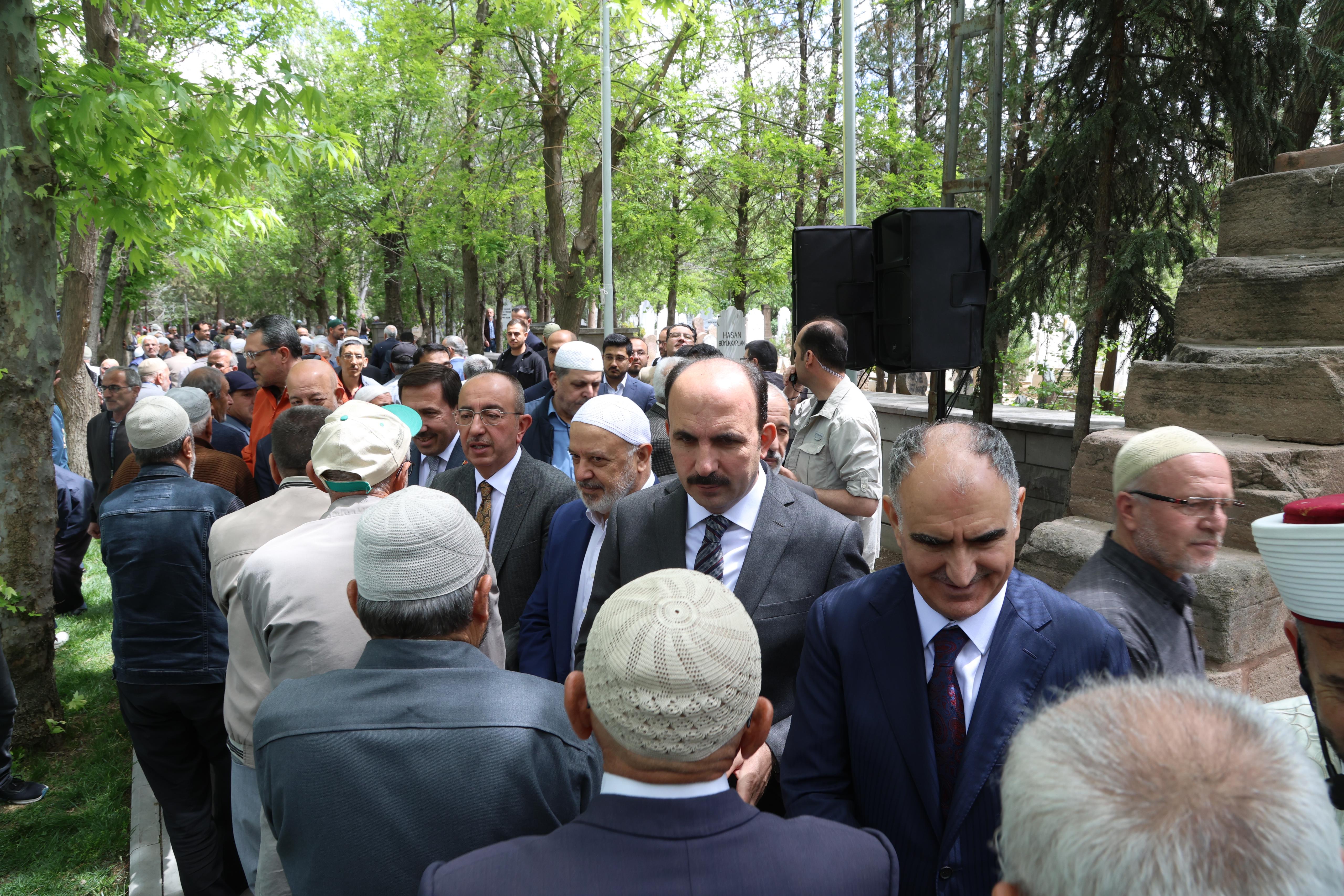 NAMAZGÂH’TA ELLER YAĞMUR İÇİN SEMAYA KALKTI