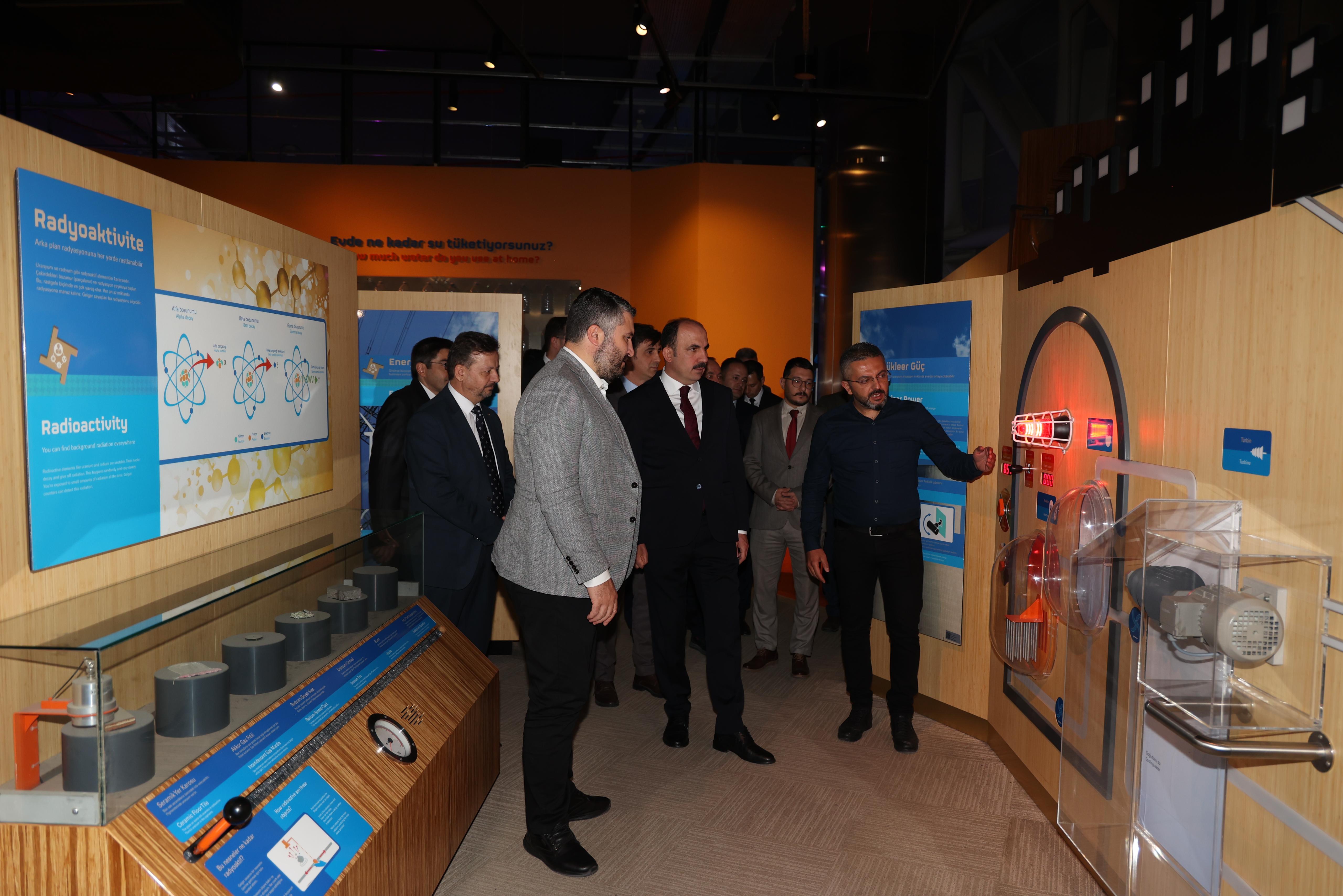 SANAYİ VE TEKNOLOJİ BAKAN YARDIMCISI İNAN KONYA BİLİM MERKEZİ’NDEKİ ÇALIŞMALARI İNCELEDİ