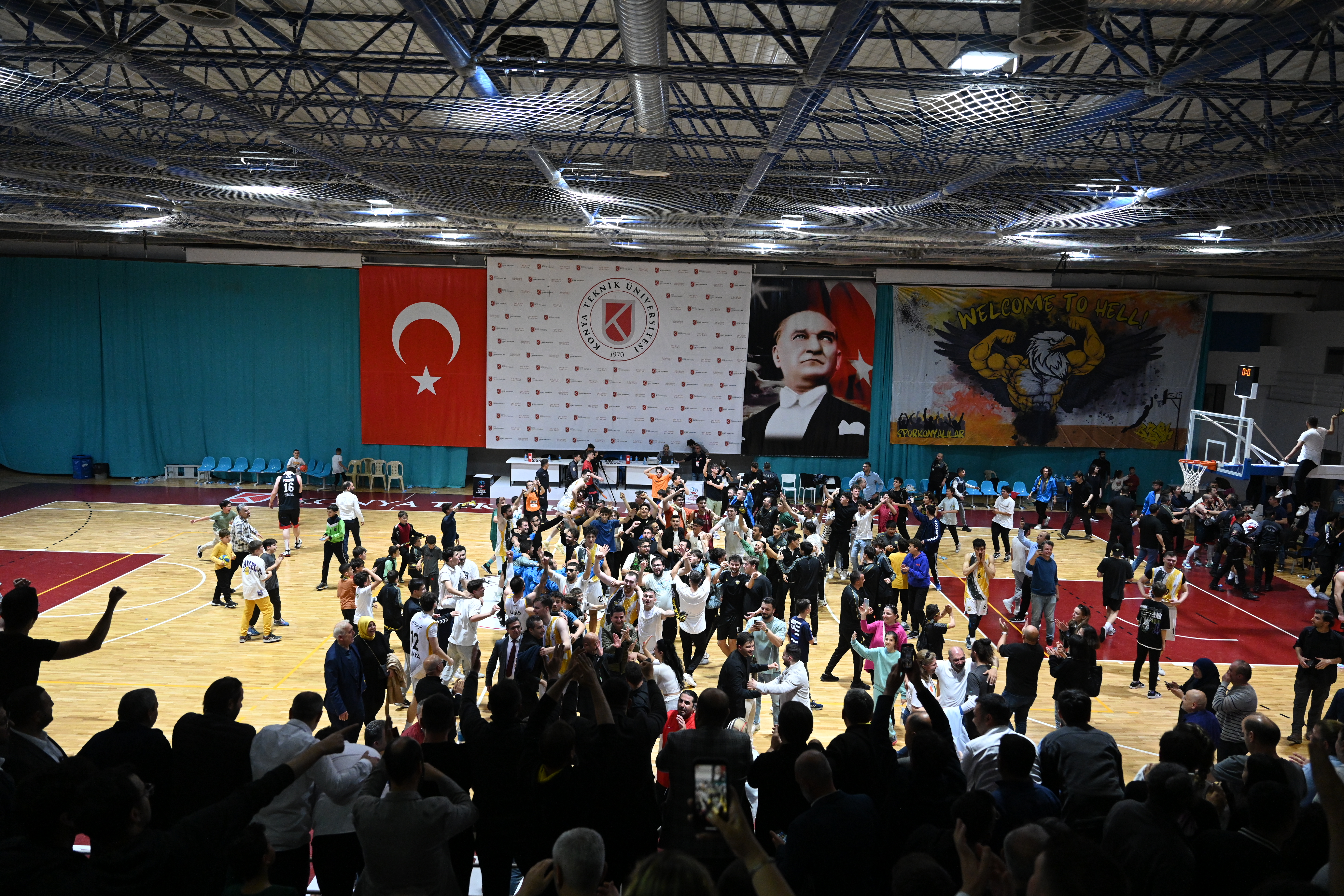 KONYA BÜYÜKŞEHİR BELEDİYESPOR TÜRKİYE BASKETBOL LİGİ’NE YÜKSELDİ