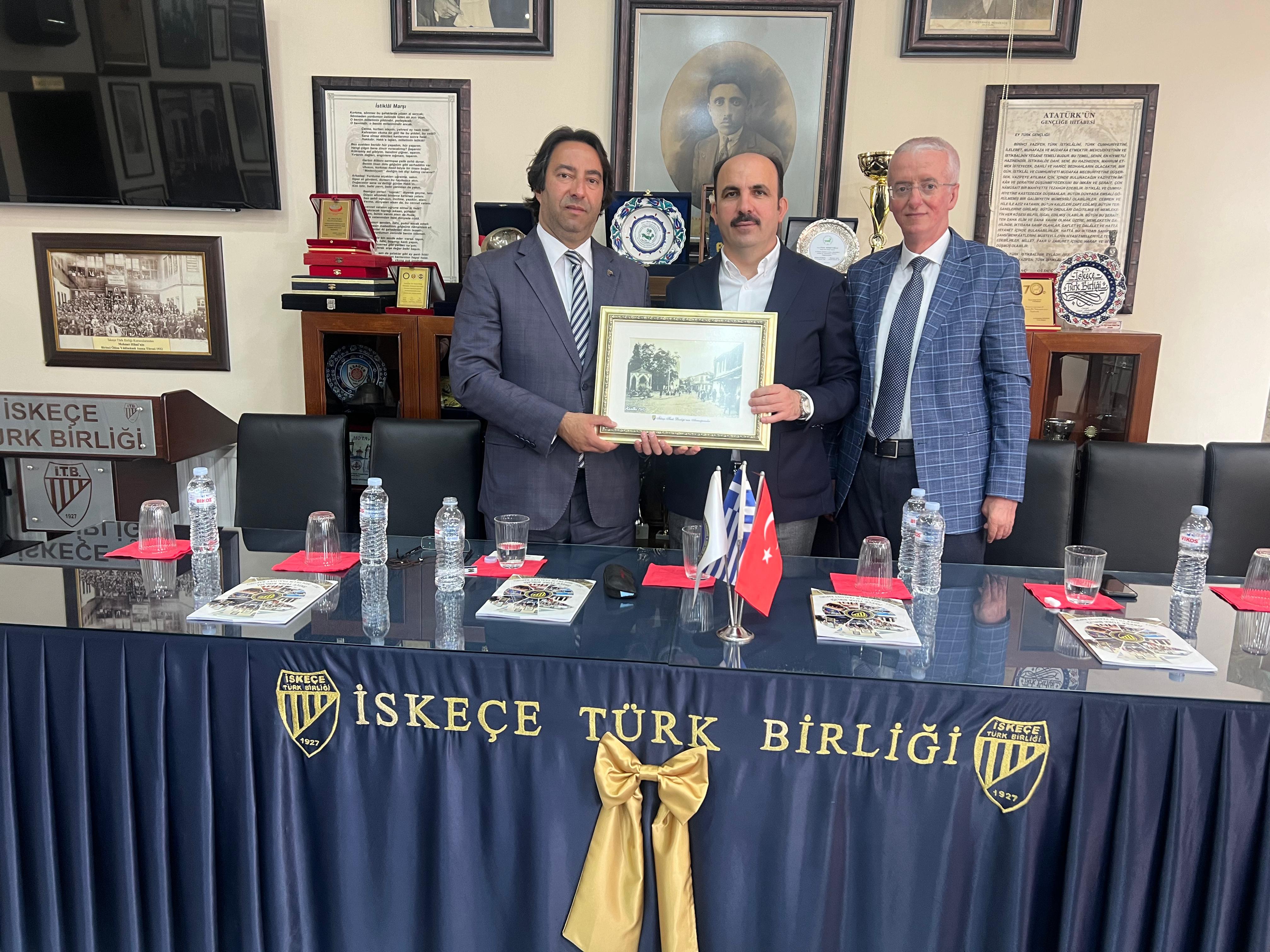 TDBB BAŞKANI ALTAY YUNANİSTAN’DA SOYDAŞLARIMIZLA BİR ARAYA GELDİ