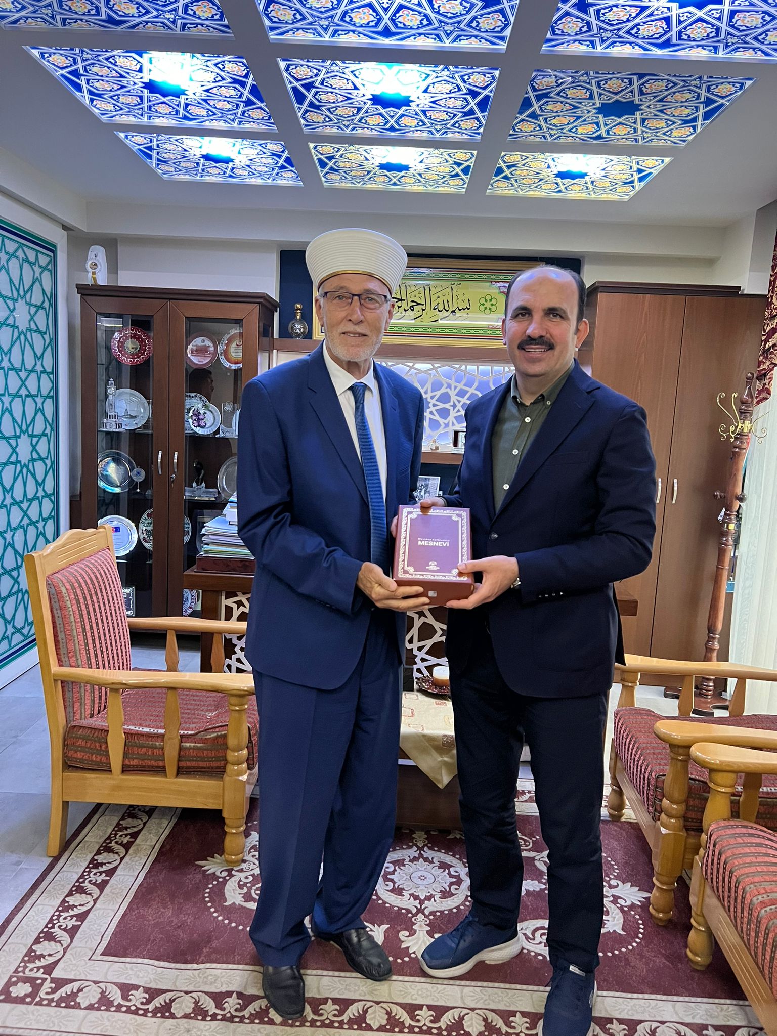 TDBB BAŞKANI ALTAY YUNANİSTAN’DA SOYDAŞLARIMIZLA BİR ARAYA GELDİ