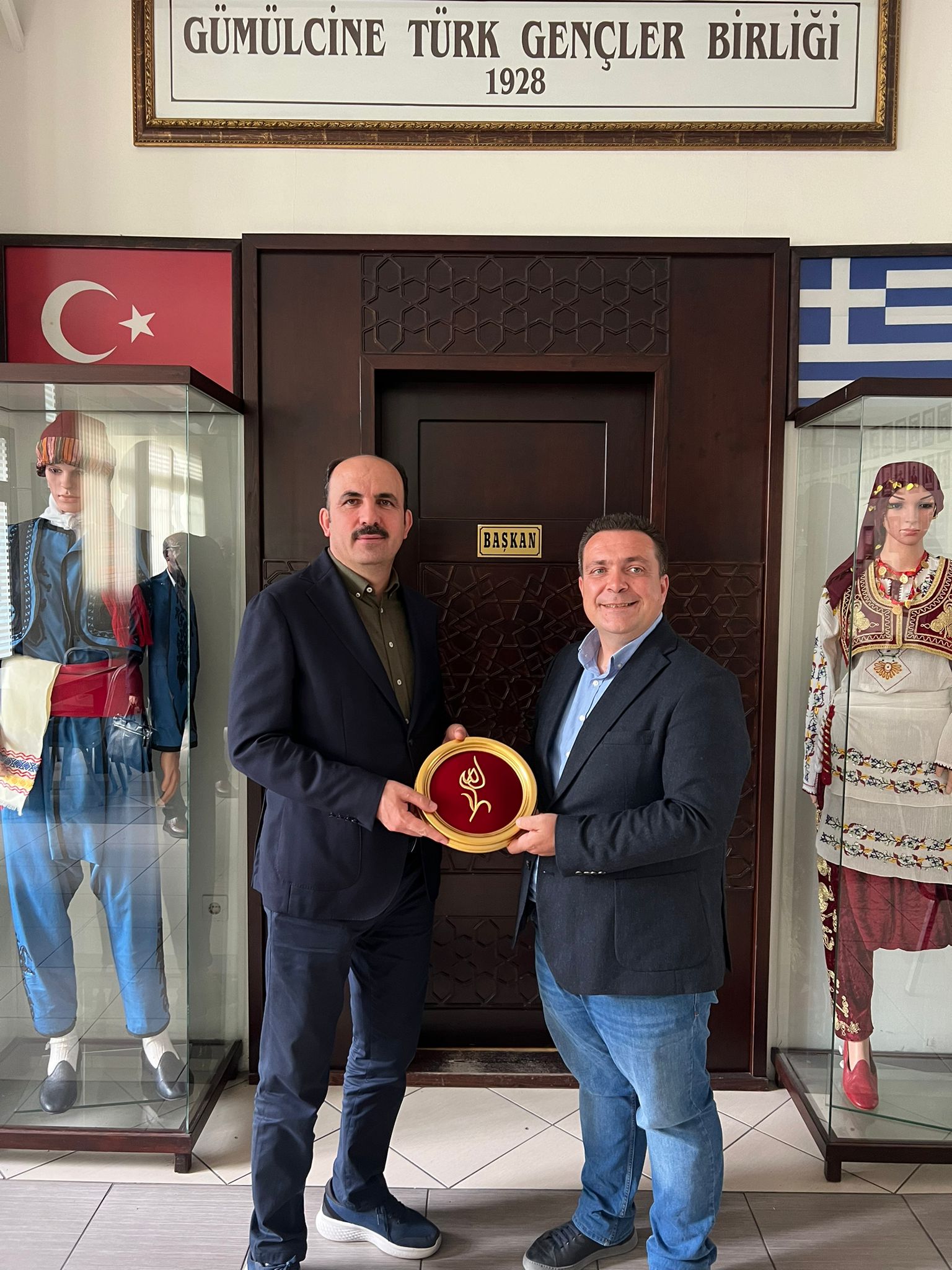 TDBB BAŞKANI ALTAY YUNANİSTAN’DA SOYDAŞLARIMIZLA BİR ARAYA GELDİ