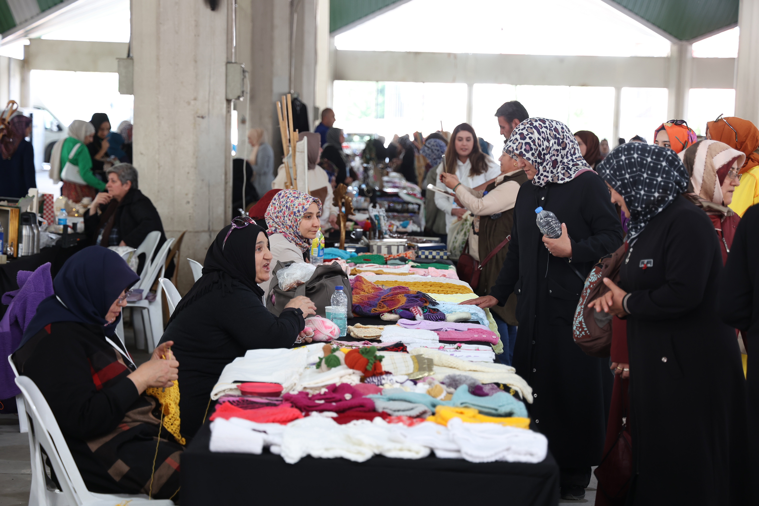 KOMEK PAZARI ANNELER GÜNÜ ETKİNLİĞİ KADIN KURSİYERLERİN EKONOMİSİNE DESTEK OLDU