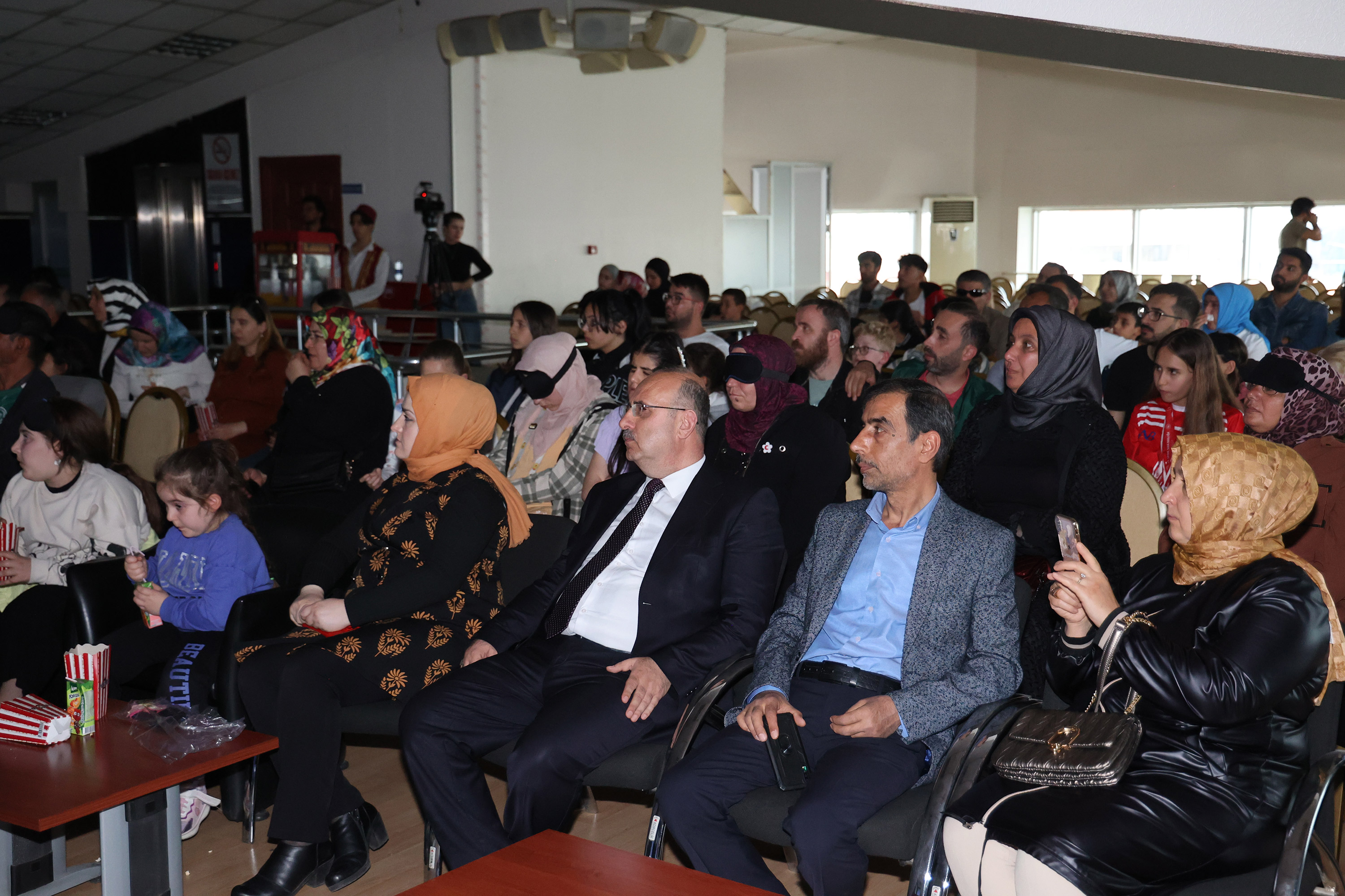 KONYA BÜYÜKŞEHİR’DEN GÖRME ENGELLİLER İÇİN SESLİ BETİMLEMELİ FİLM ETKİNLİĞİ