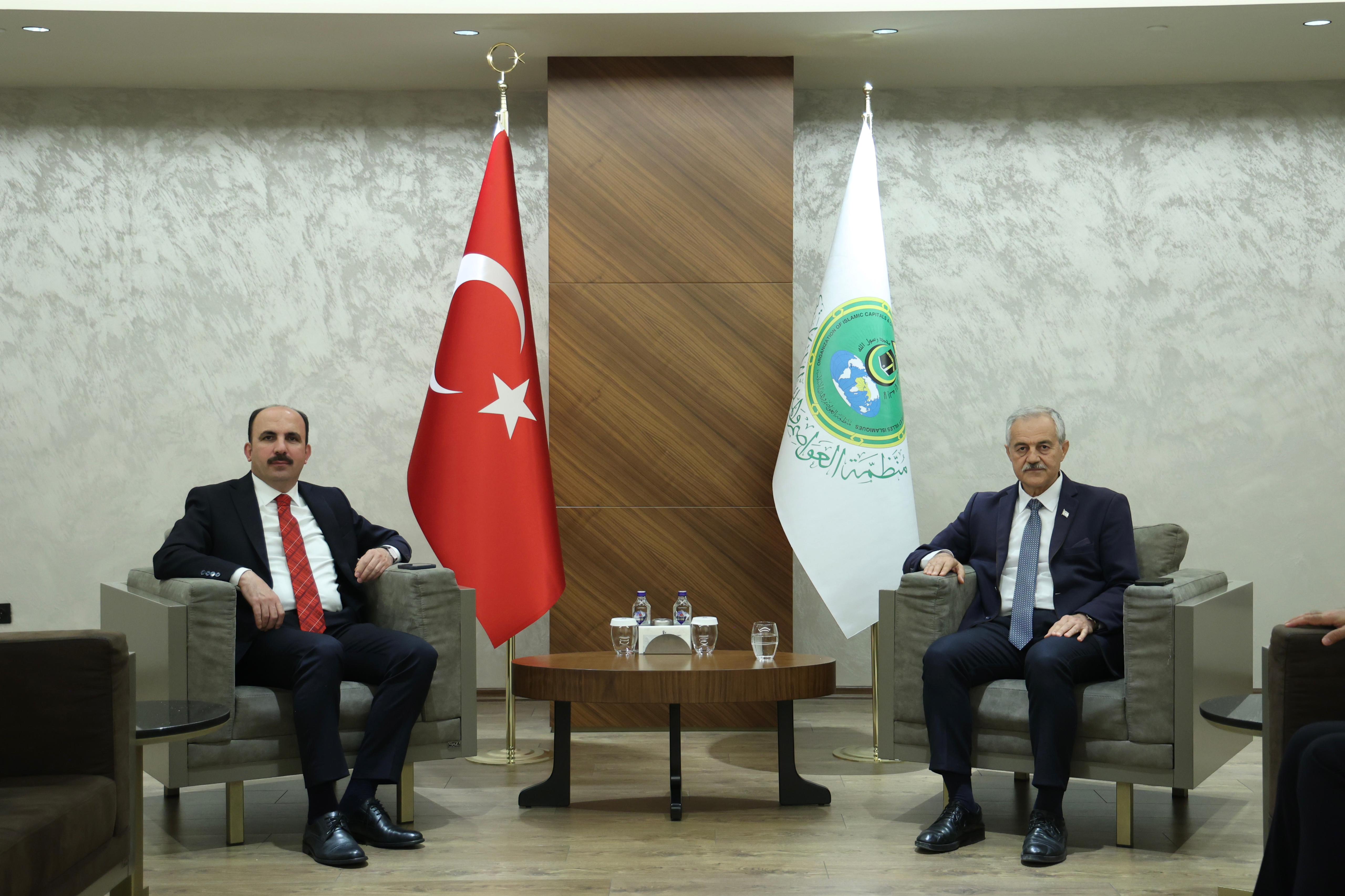 BAŞKAN ALTAY KONYA’DA YAPILAN OICC KAPSAMINDA İKİLİ TEMASLARDA BULUNDU