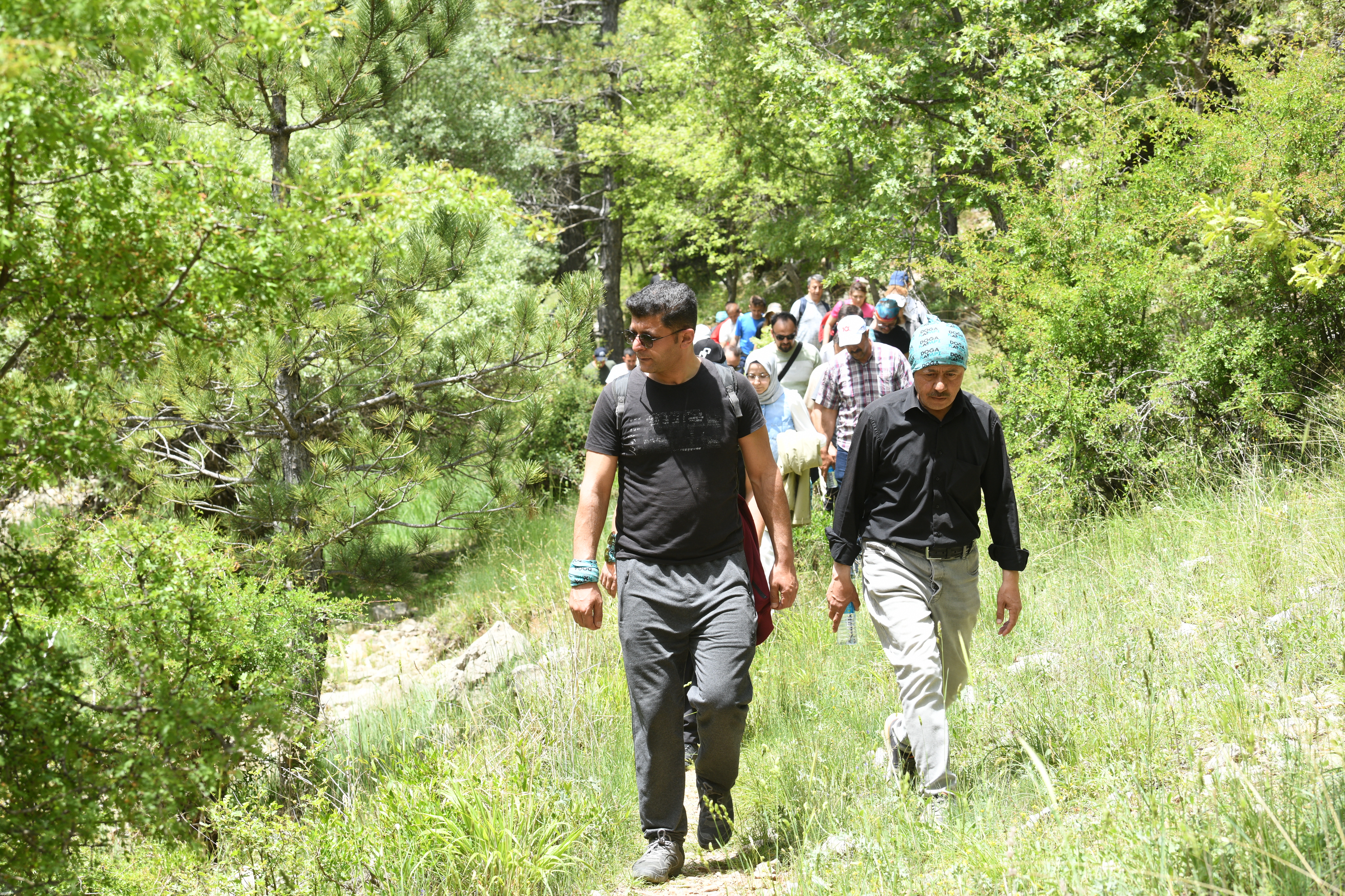 BÜYÜKŞEHİR PERSONELİ DOĞA YÜRÜYÜŞÜNDE BİR ARAYA GELDİ