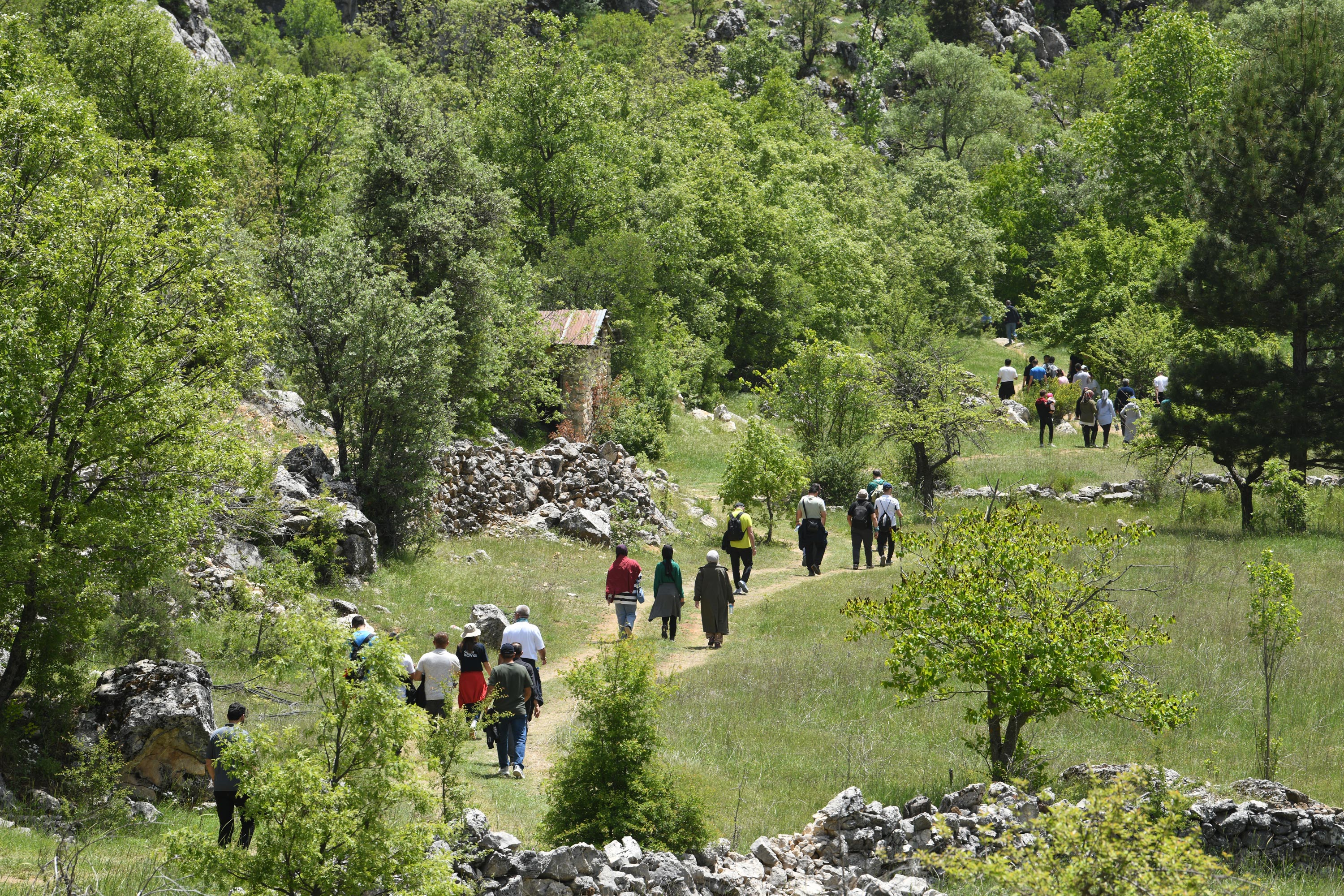 BÜYÜKŞEHİR PERSONELİ DOĞA YÜRÜYÜŞÜNDE BİR ARAYA GELDİ