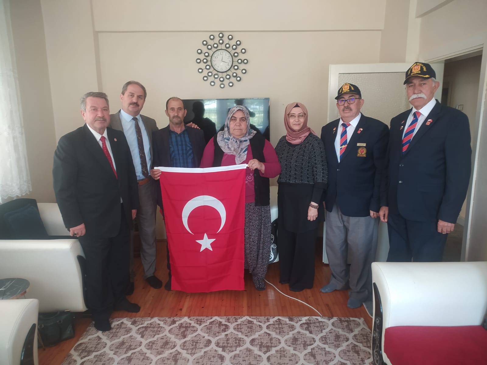 BAŞKAN ALTAY: "31 İLÇEDEKİ ŞEHİT VE GAZİ AİLELERİMİZİN EVLERİNE MİSAFİR OLUYORUZ”