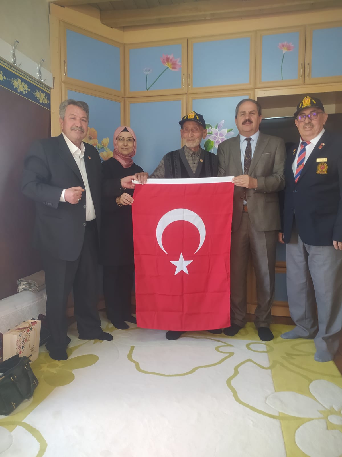 BAŞKAN ALTAY: "31 İLÇEDEKİ ŞEHİT VE GAZİ AİLELERİMİZİN EVLERİNE MİSAFİR OLUYORUZ”