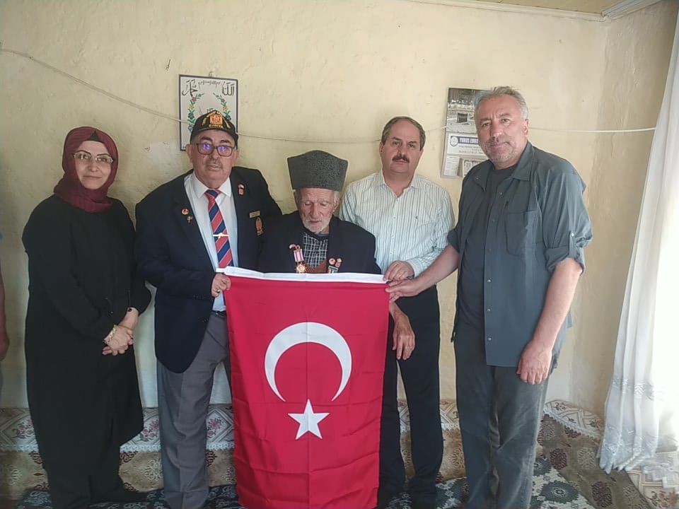 BAŞKAN ALTAY: "31 İLÇEDEKİ ŞEHİT VE GAZİ AİLELERİMİZİN EVLERİNE MİSAFİR OLUYORUZ”