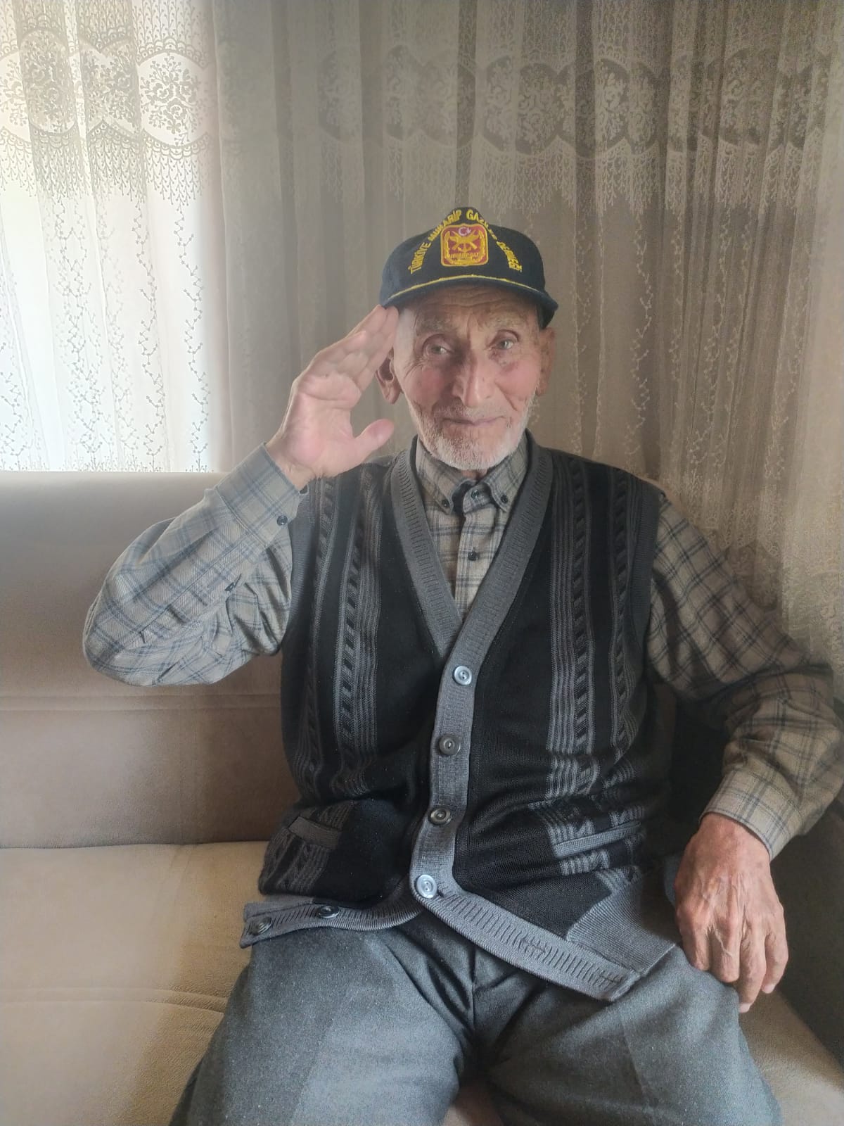 BAŞKAN ALTAY: "31 İLÇEDEKİ ŞEHİT VE GAZİ AİLELERİMİZİN EVLERİNE MİSAFİR OLUYORUZ”