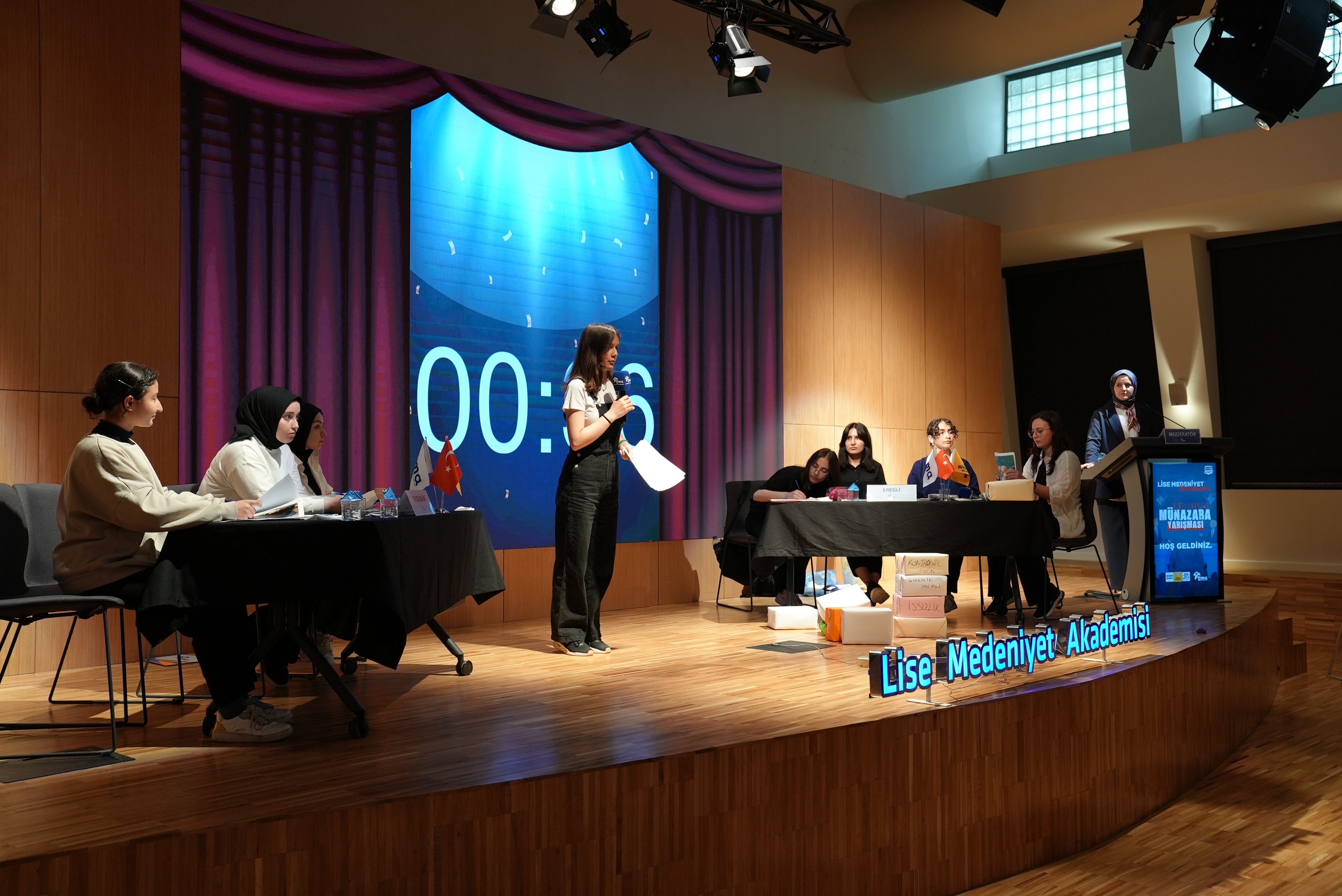 LİSE MEDENİYET AKADEMİLERİNDE ÜÇÜNCÜ GELENEKSEL MÜNAZARA YARIŞMASI TAMAMLANDI